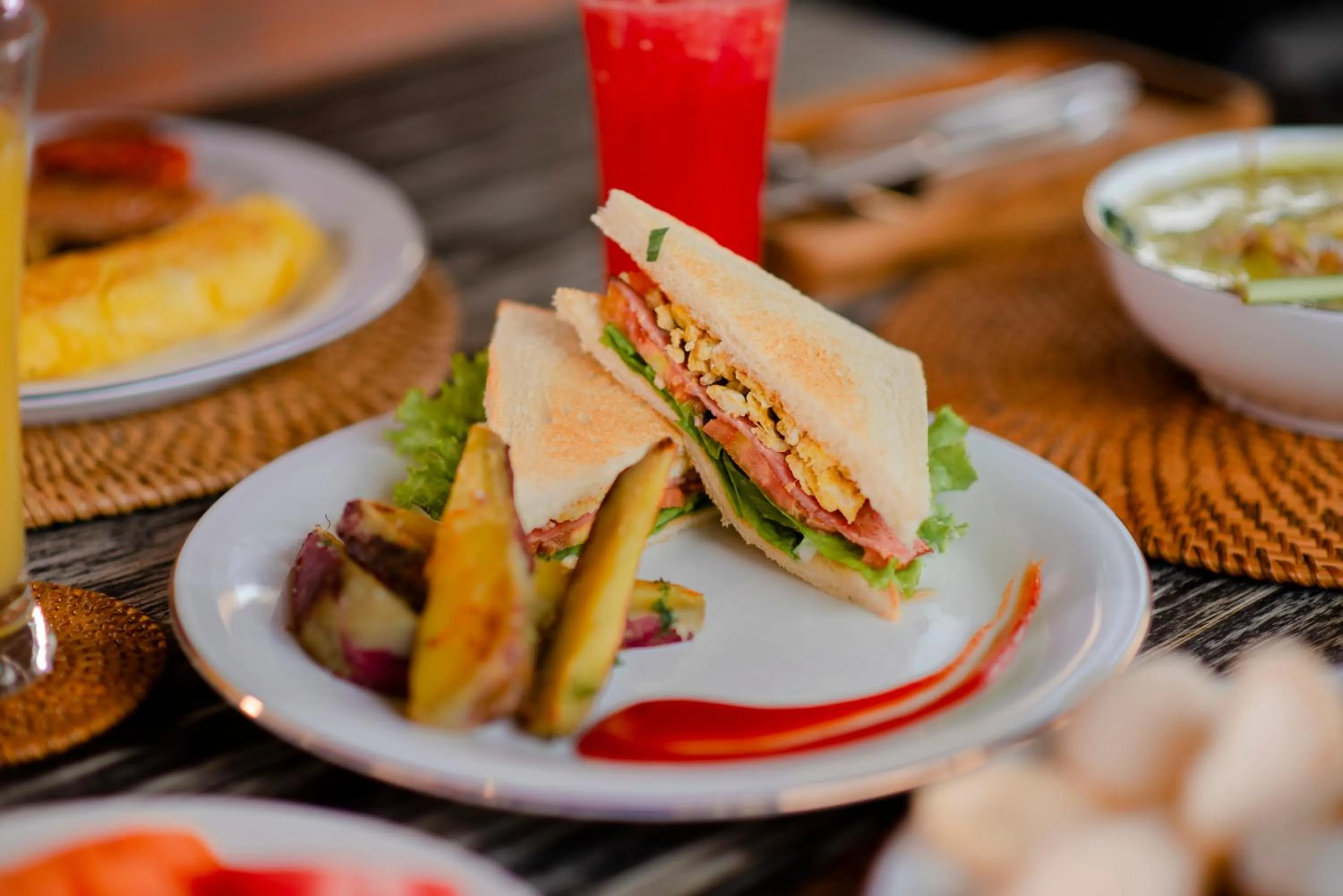 Meals in Auma Villa by Prasi