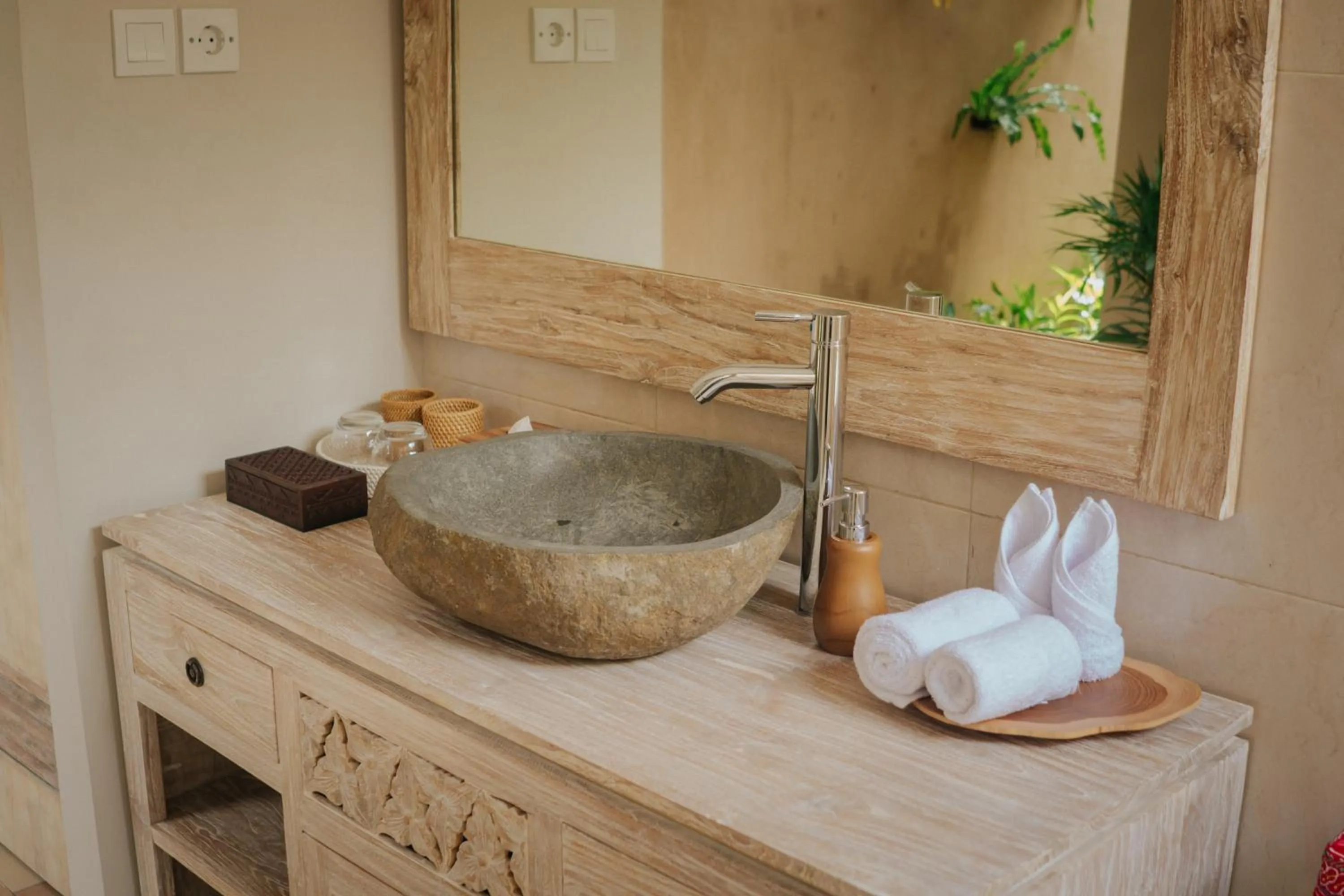 Bathroom in Auma Villa by Prasi