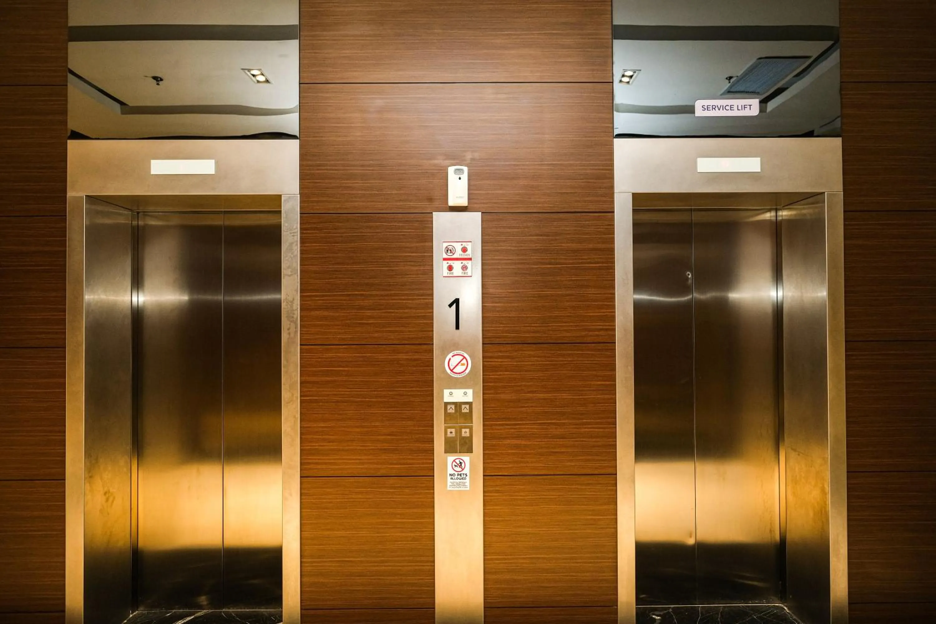 Facade/entrance in LOVINA 17-11 at Harbour Bay Residences