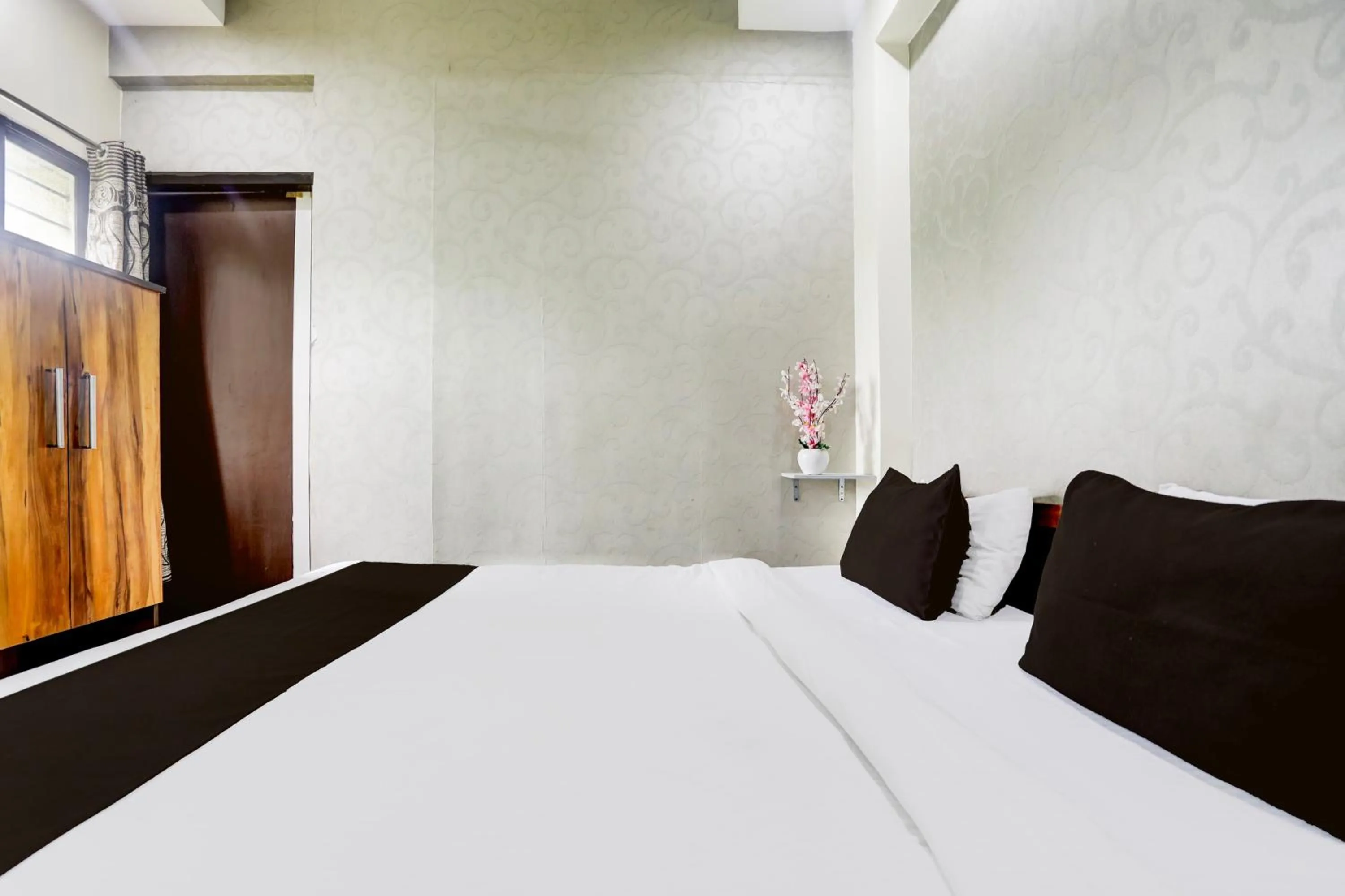 Bedroom, Bed in Hotel O Wardha Road Near Airport