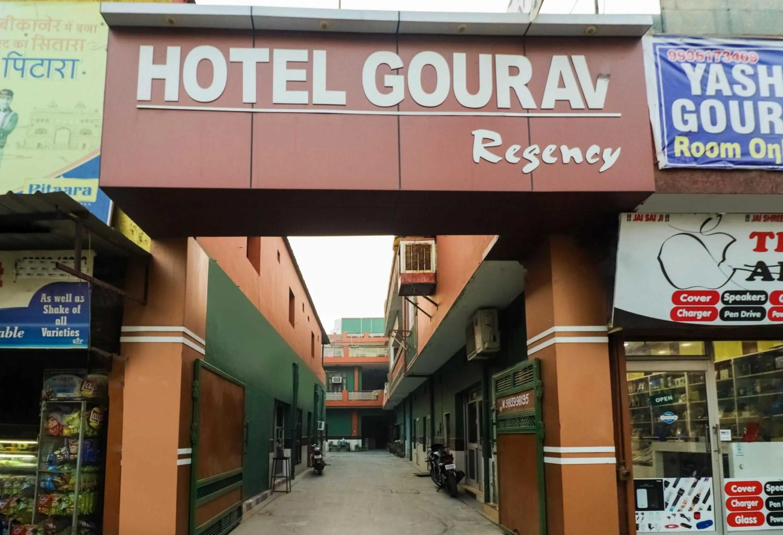 Facade/entrance in SPOT ON 67868 Hotel Gourav Regency