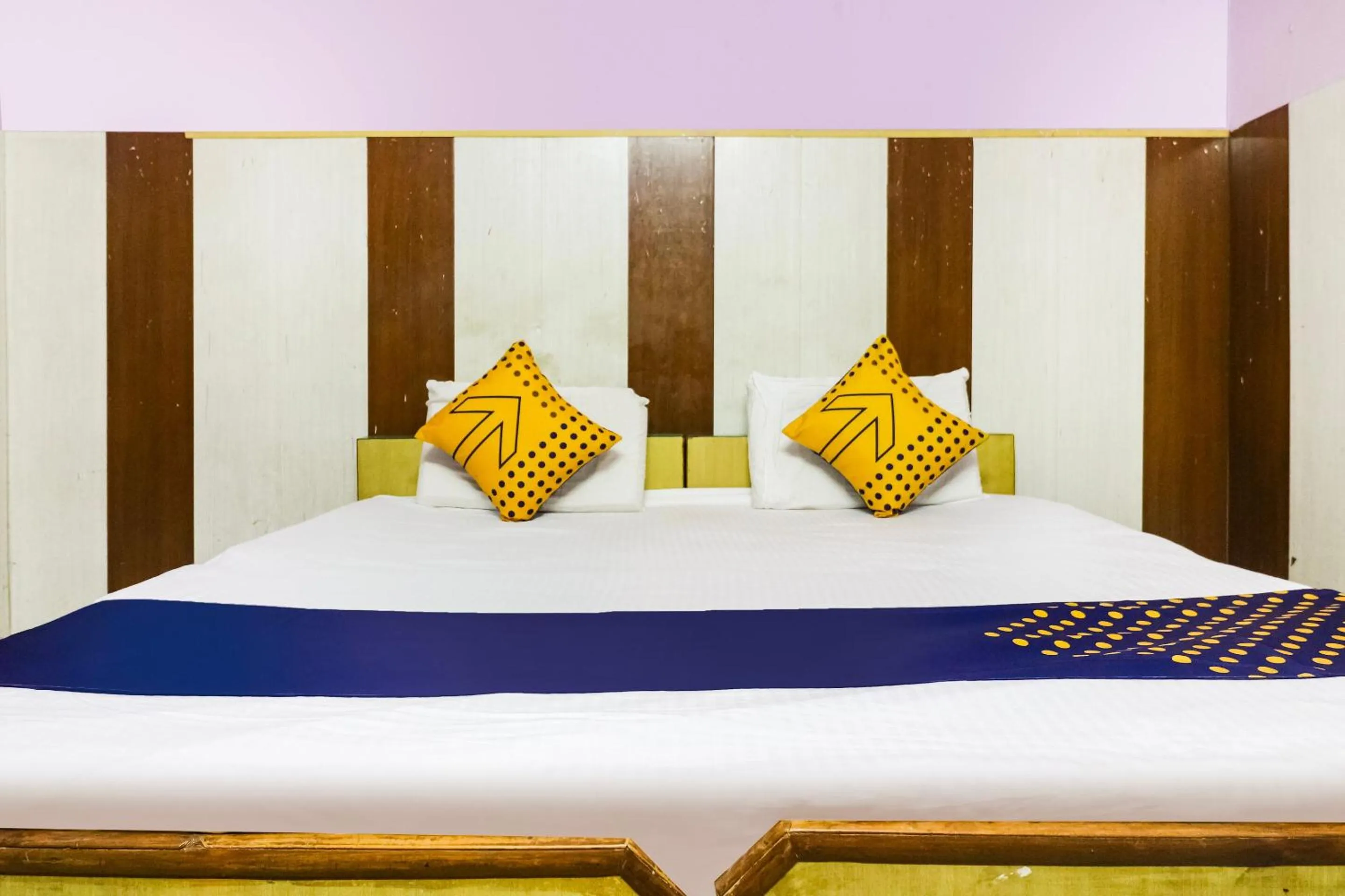 Bedroom in SPOT ON 67868 Hotel Gourav Regency