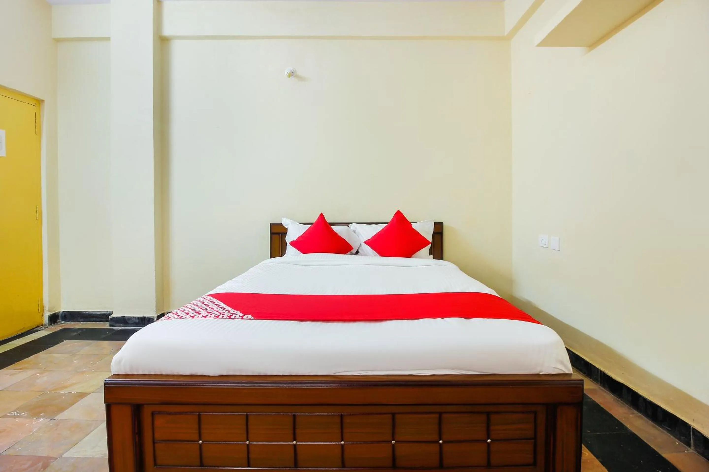 Bedroom, Bed in Hotel O Sai Residency Near SR Nagar metro station