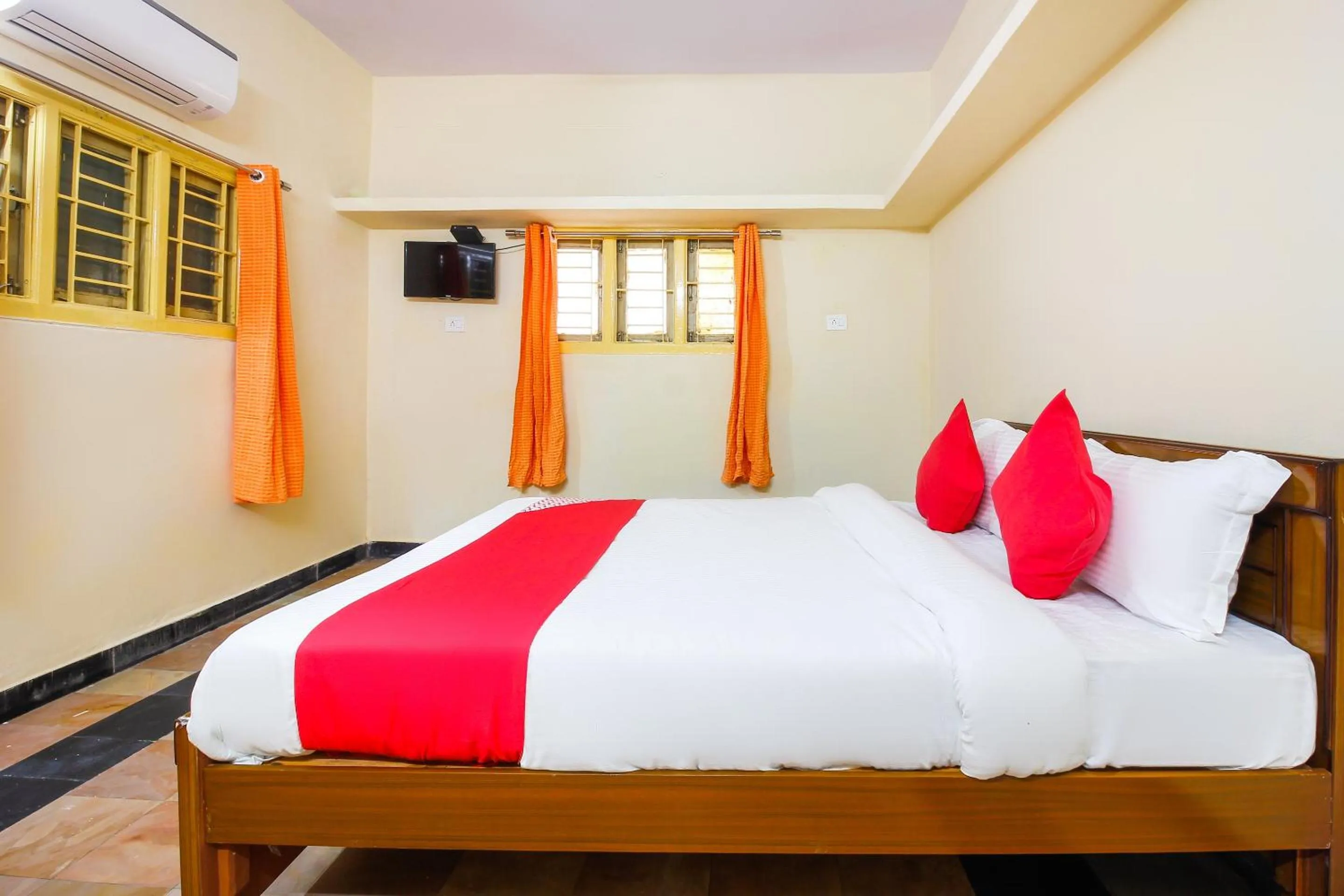 Bedroom, Bed in Hotel O Sai Residency Near SR Nagar metro station