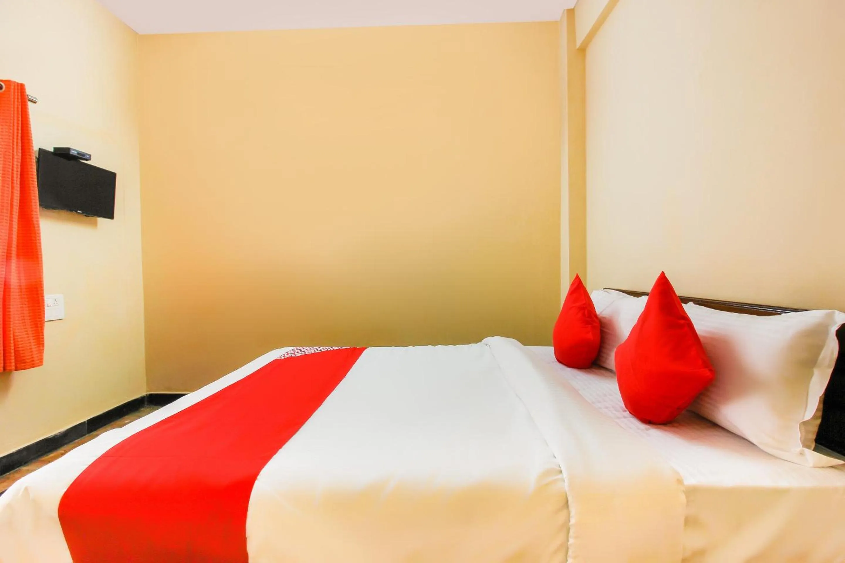 Bedroom, Bed in Hotel O Sai Residency Near SR Nagar metro station