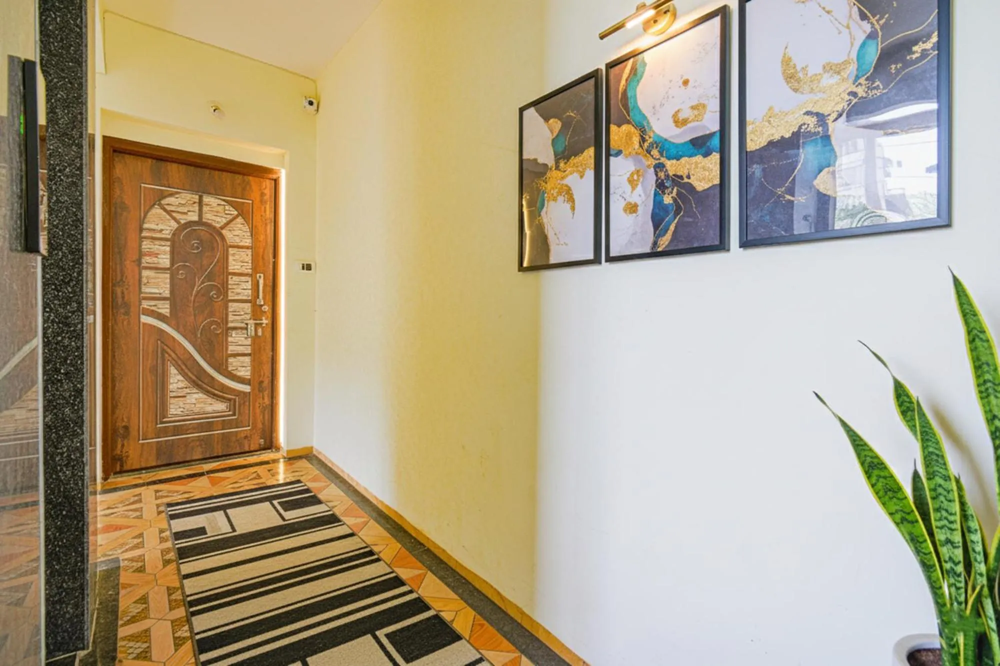 Lobby or reception in FabExpress Golden Leaf Airport