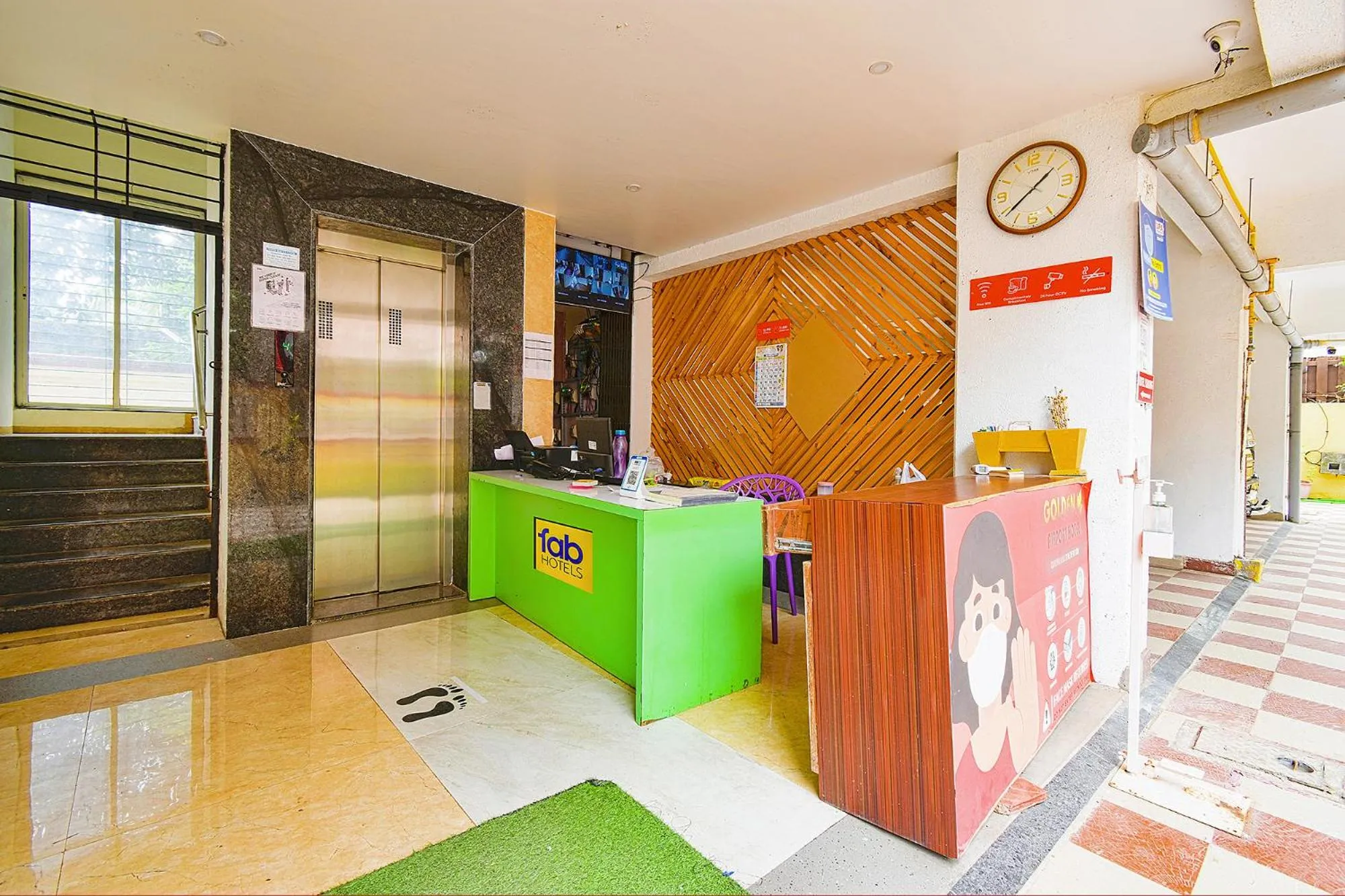 Lobby or reception in FabExpress Golden Leaf Airport