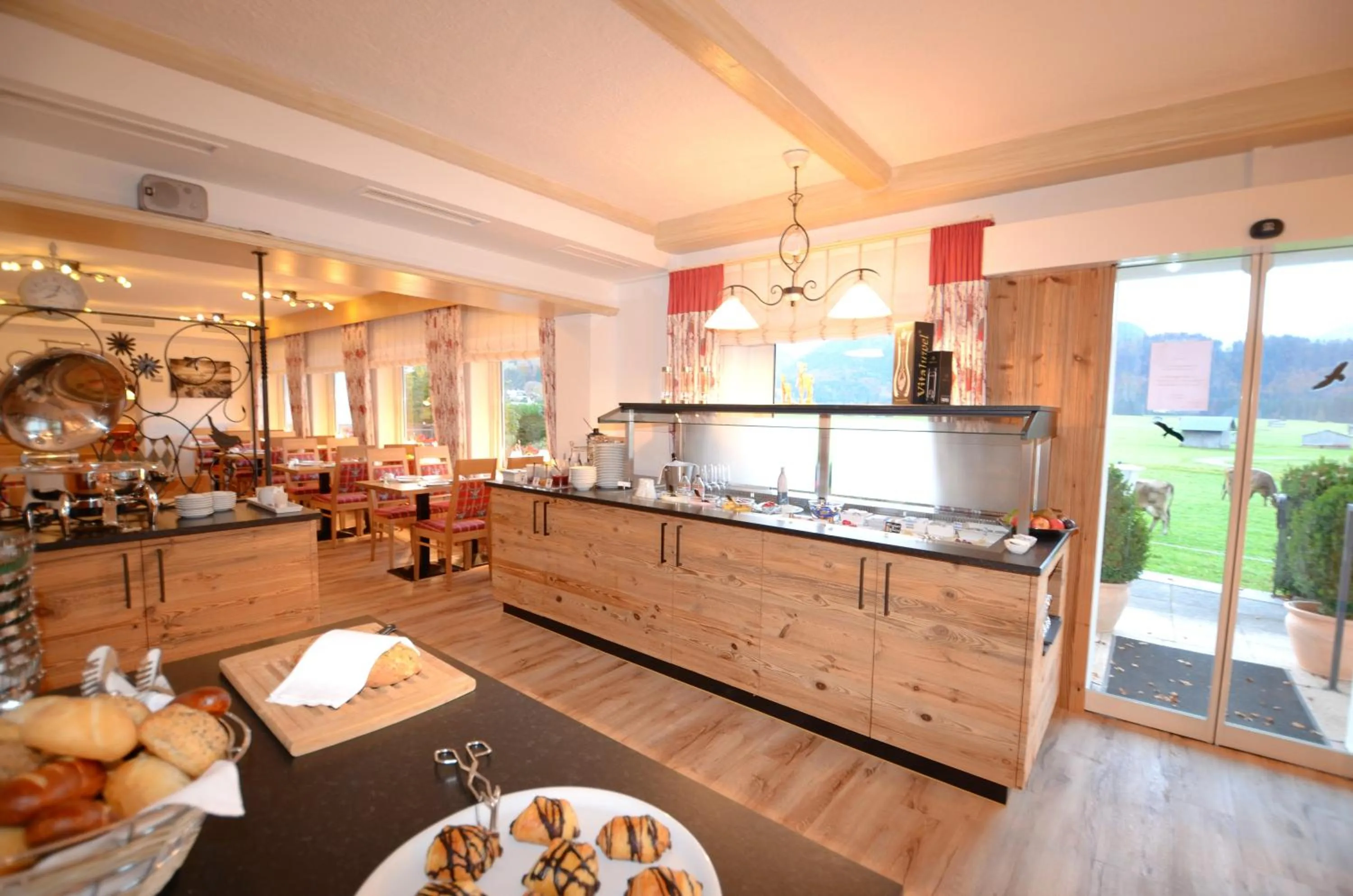 Restaurant/places to eat in Hotel Cafe Fuggerhof