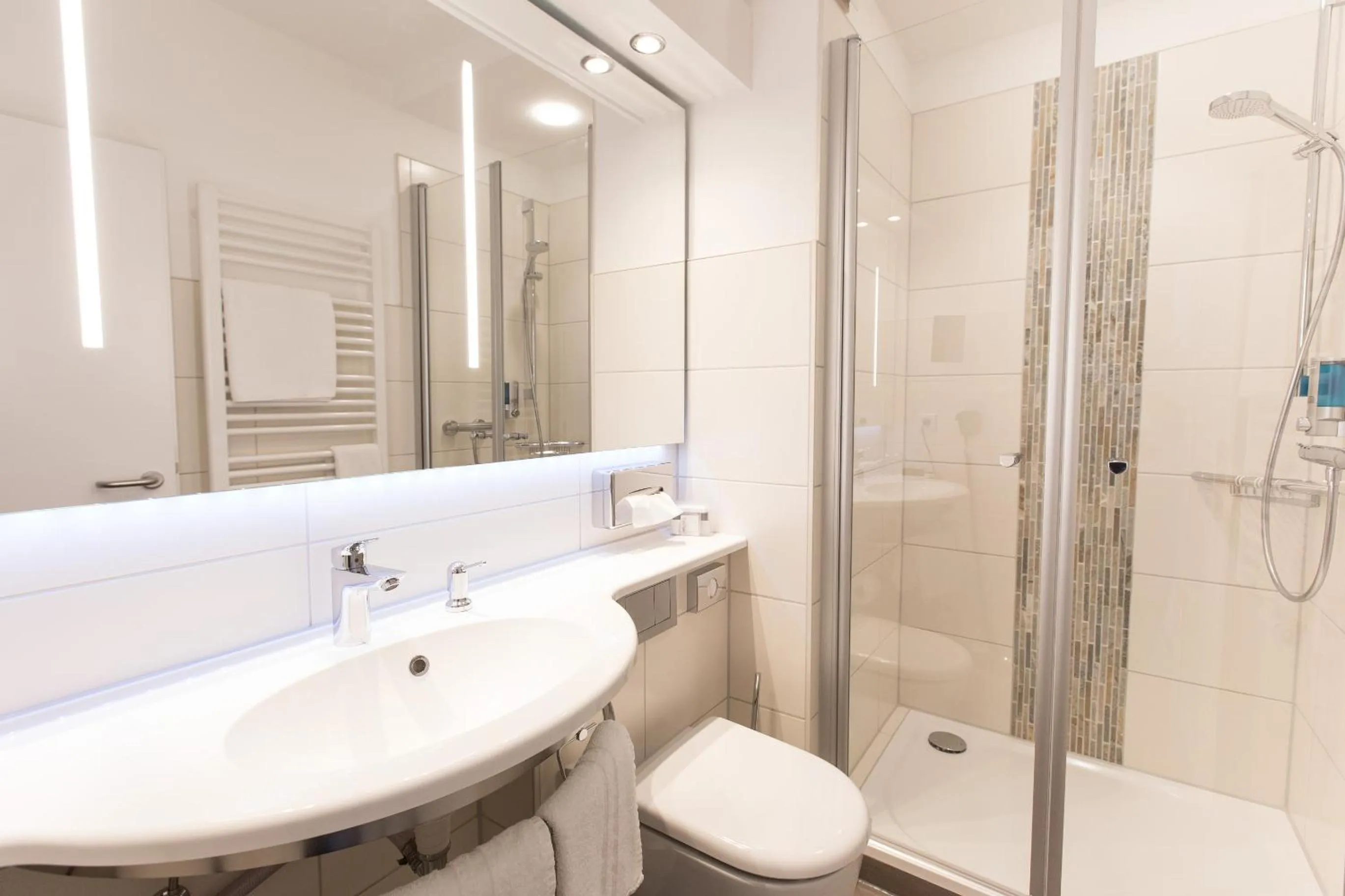 Toilet in Hotel Bavaria Oldenburg