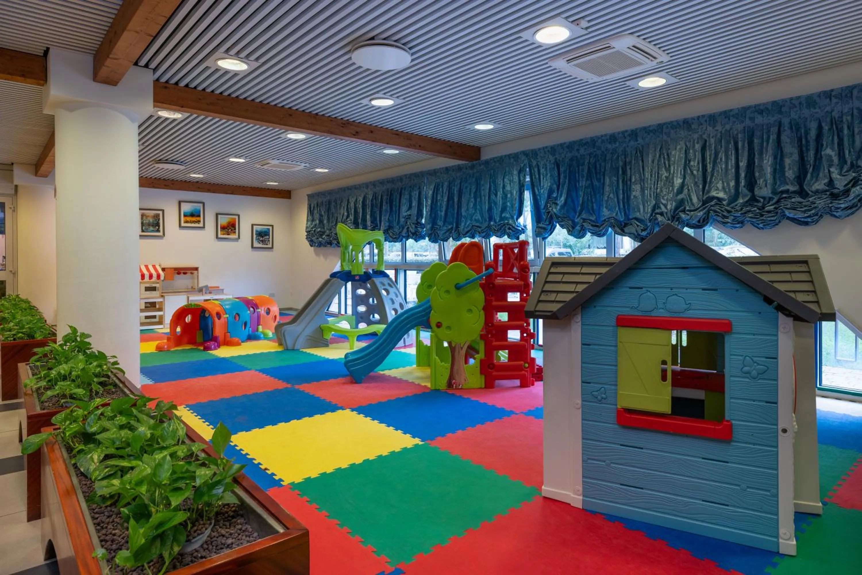 Children play ground in Aparthotel Holiday