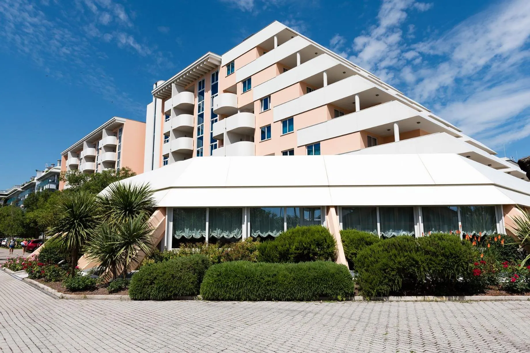 Property building in Aparthotel Holiday