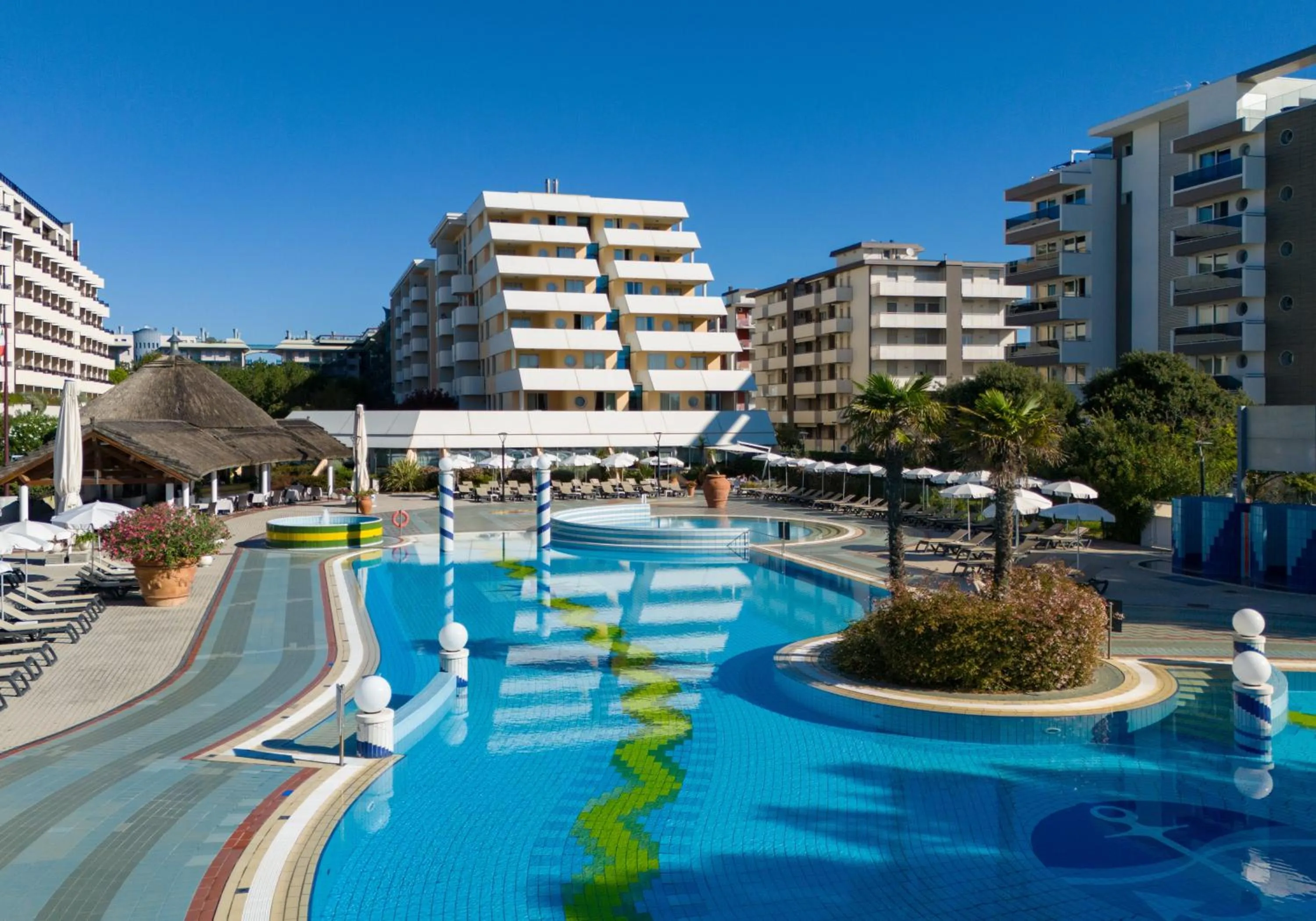 Property building in Aparthotel Holiday