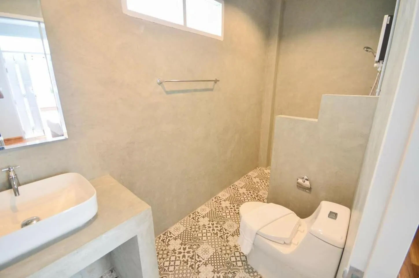 Bathroom in Bianco House Resort