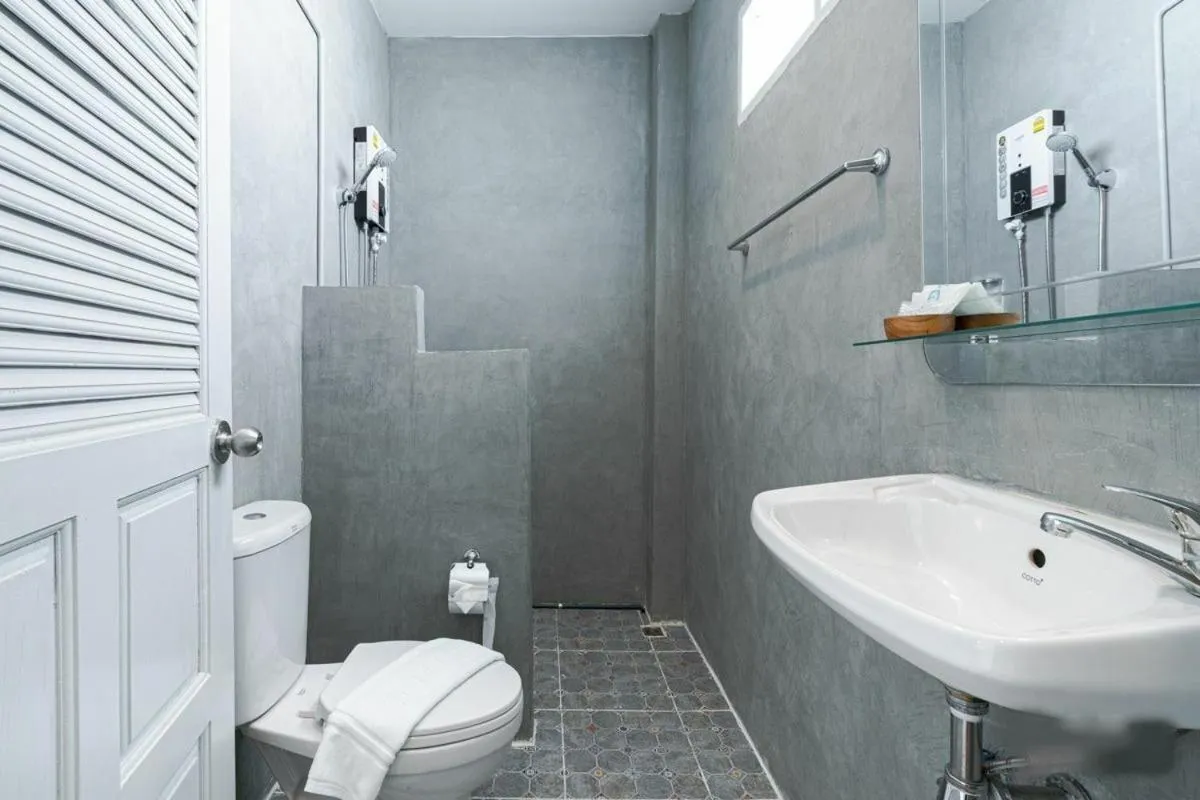 Bathroom in Bianco House Resort