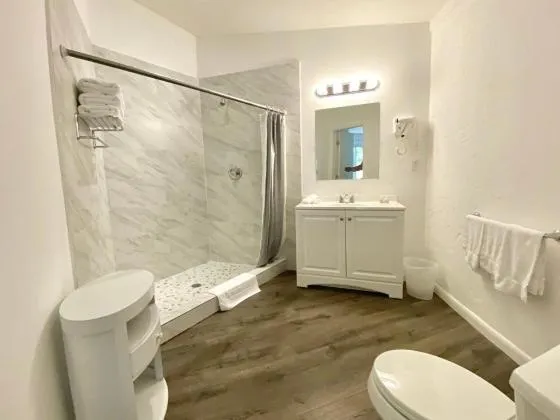 The Sunset Cove and Rainbow Room