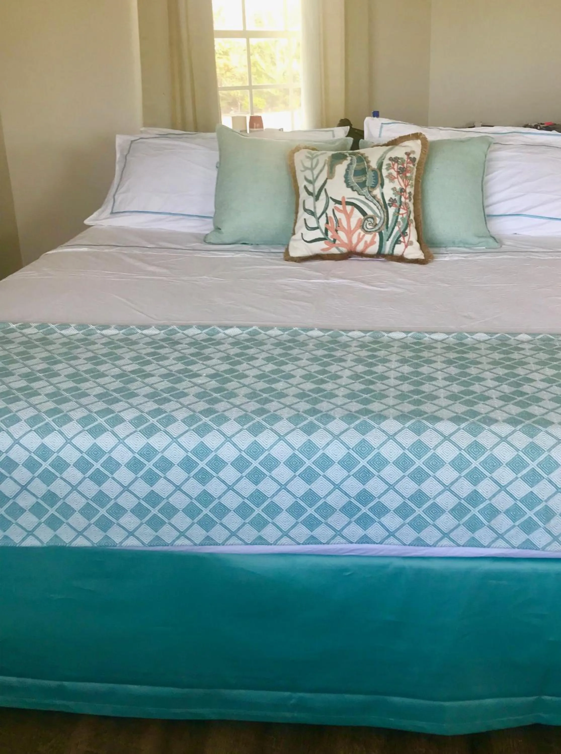 Bed in The Sunset Cove and Rainbow Room