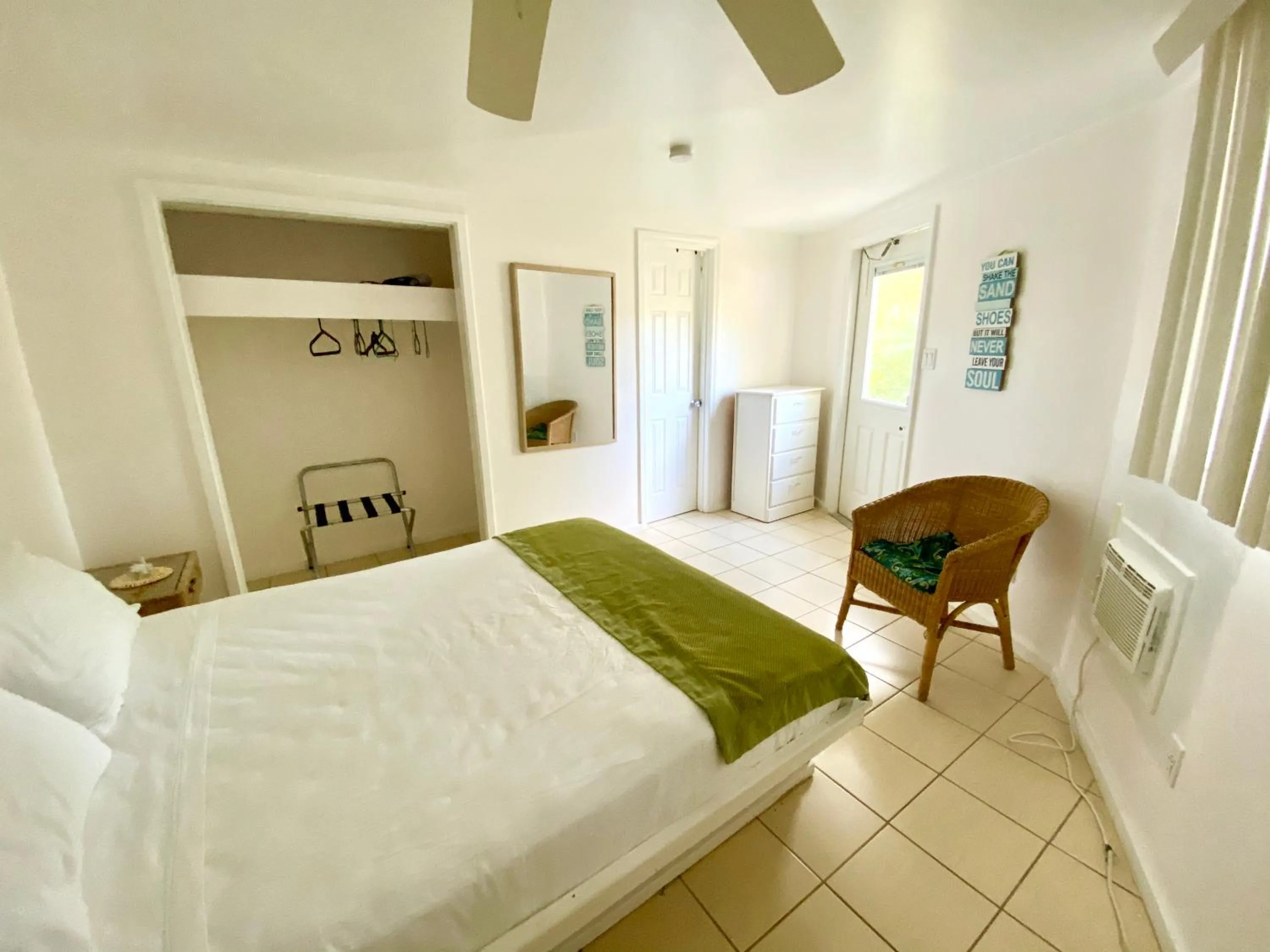 Bed in The Sunset Cove and Rainbow Room