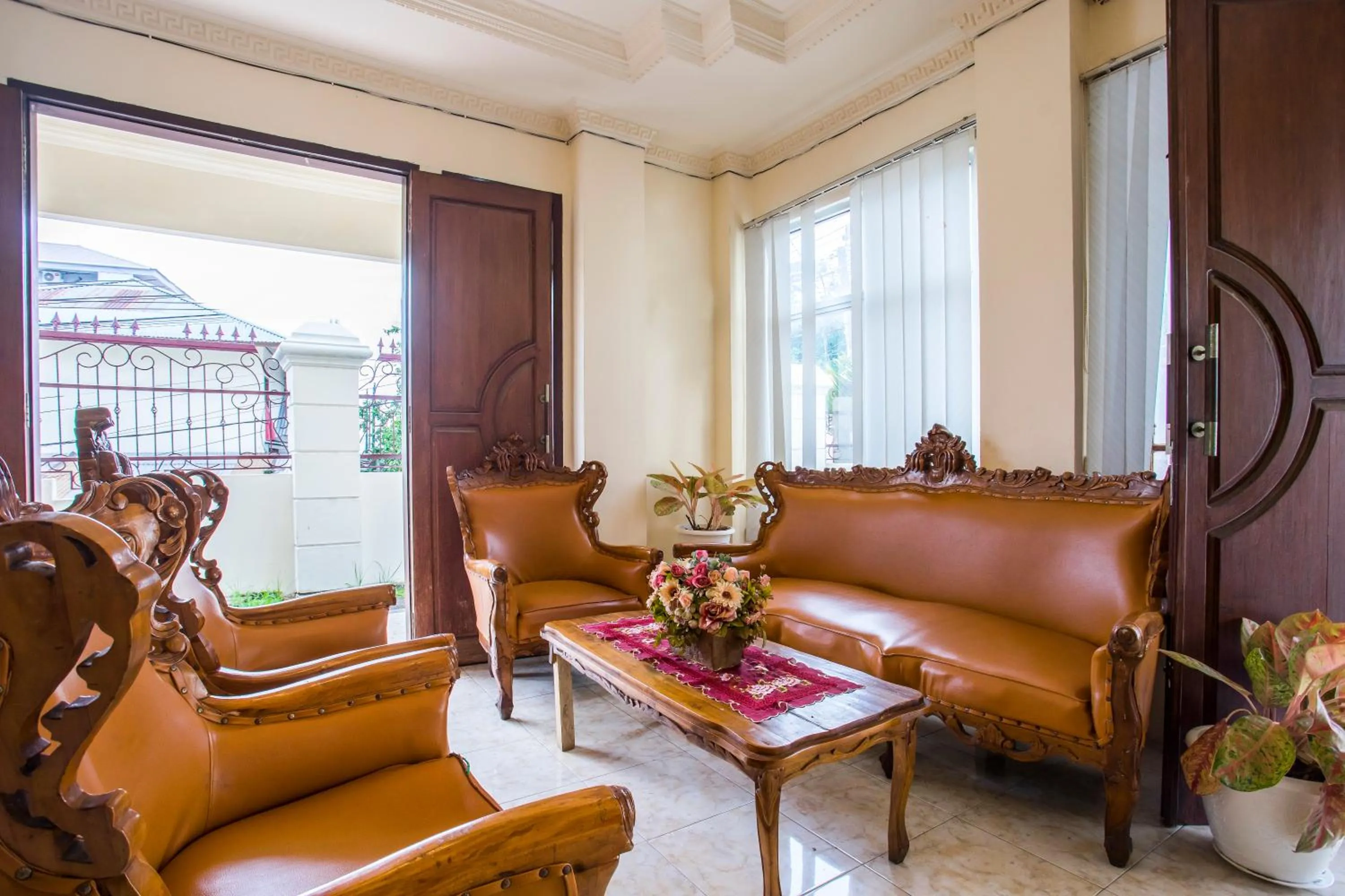 RedDoorz near Universitas Samratulangi Manado