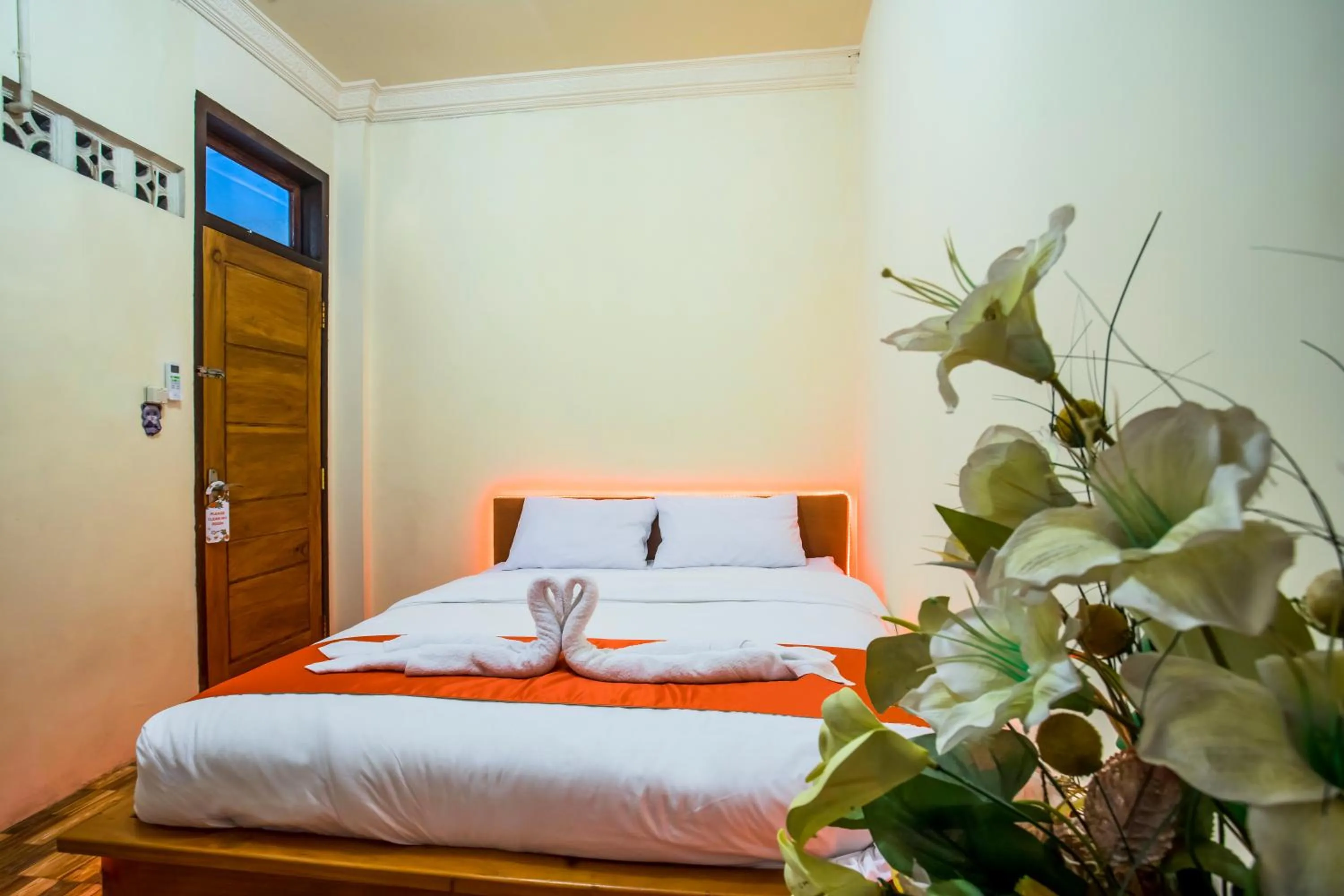 Bed in RedDoorz near Universitas Samratulangi Manado
