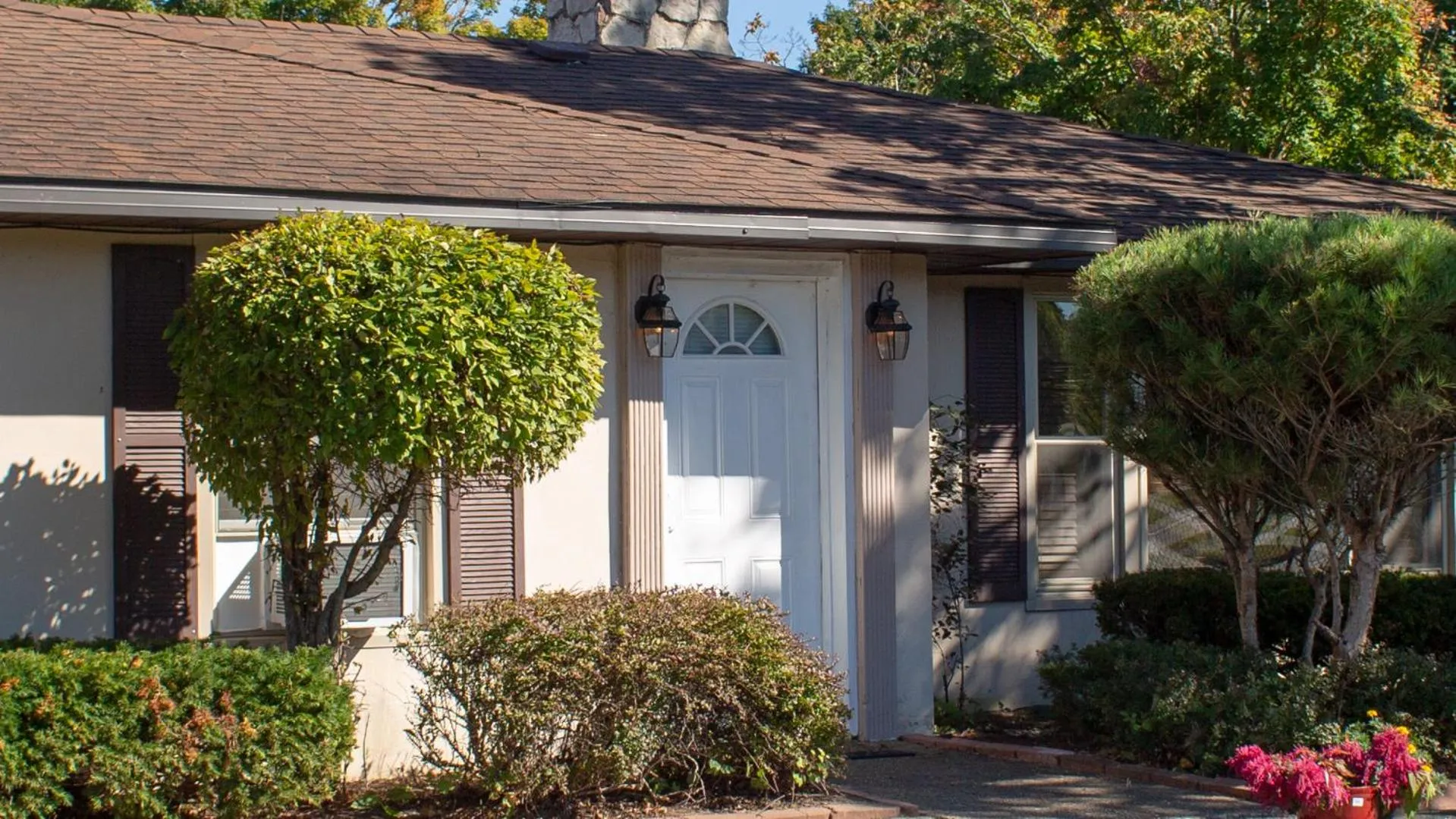 Property building in Mark III, INN & Suites