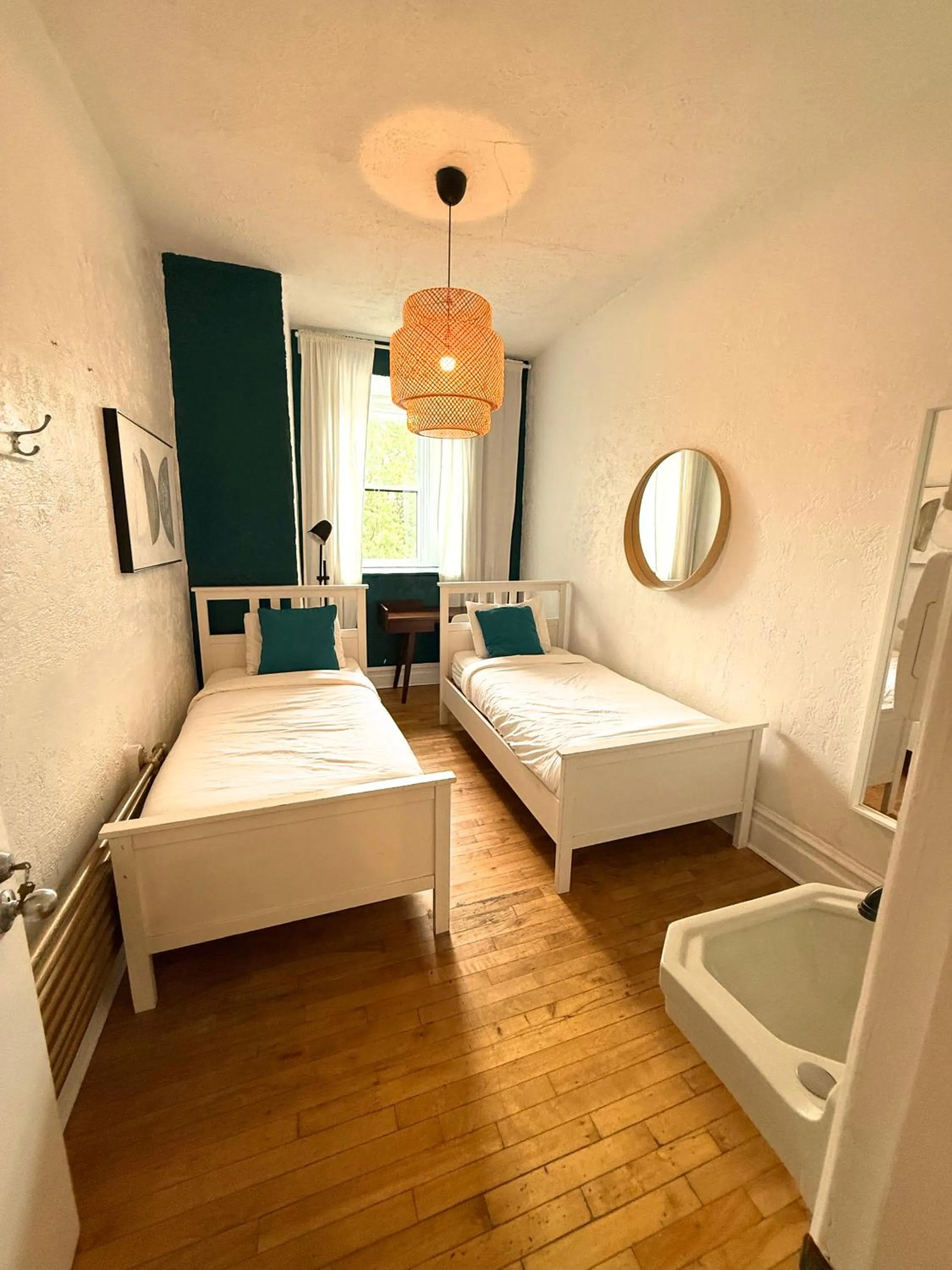 Property building, Bed in Auberge du Plateau