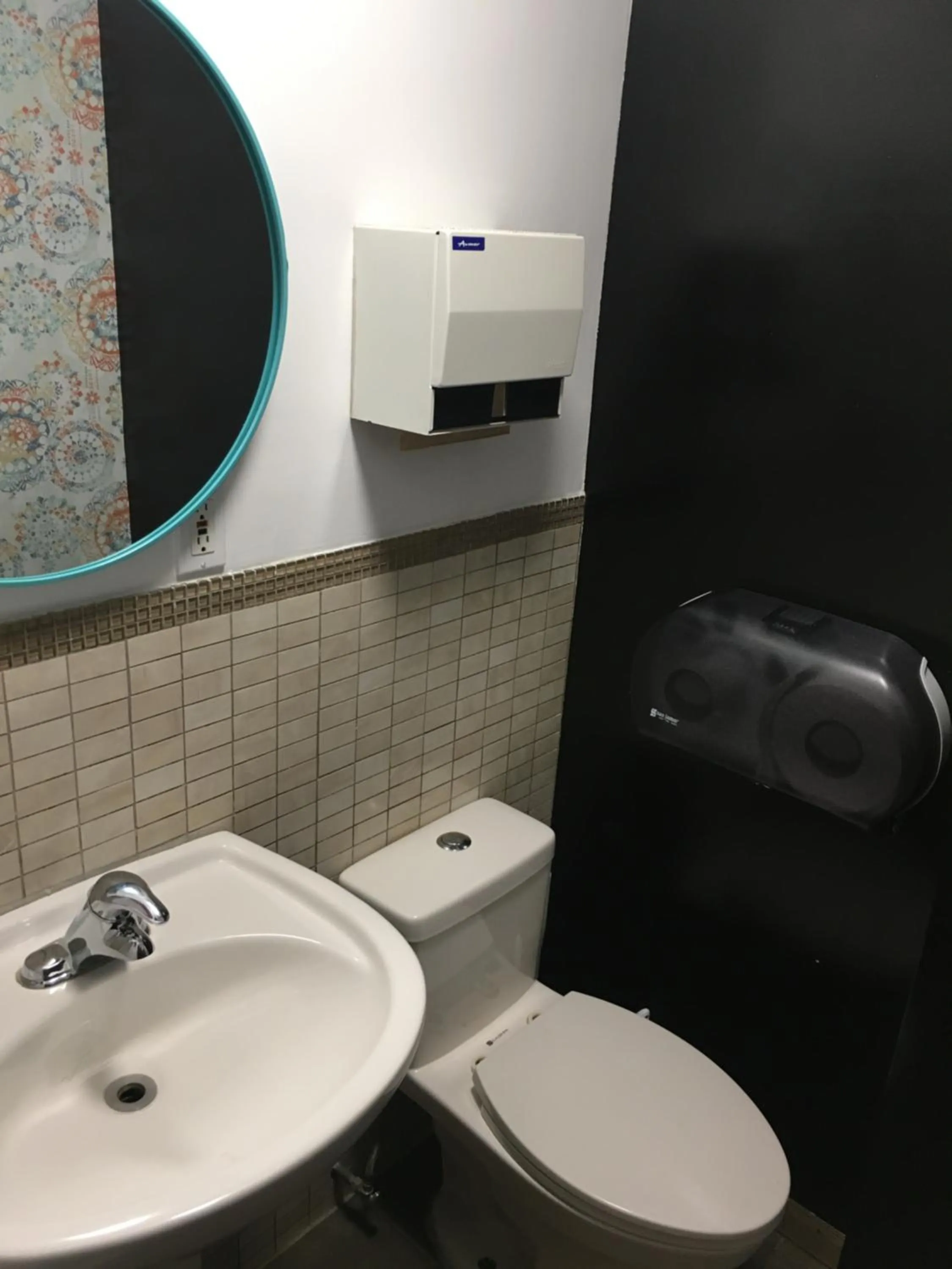 Toilet in Auberge Alternative