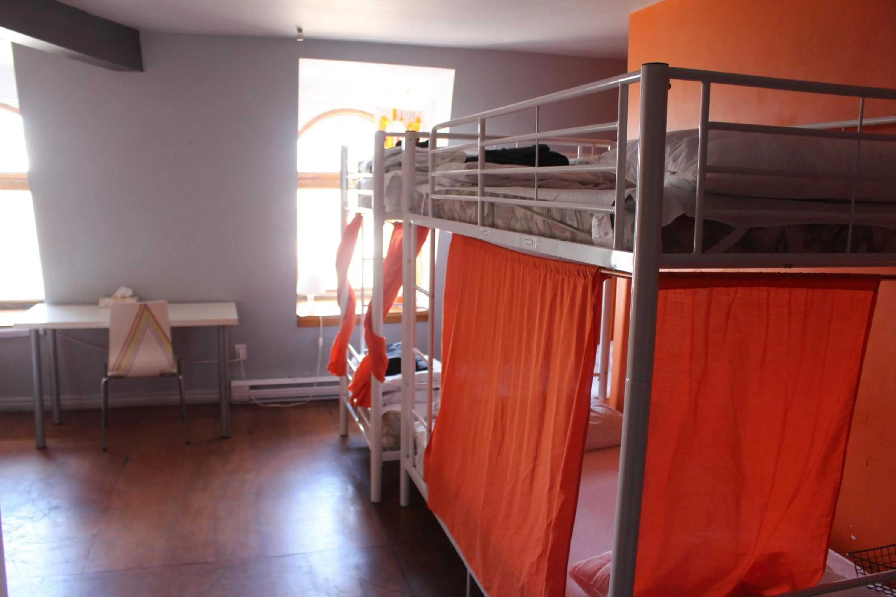 bunk bed, Bed in Auberge Alternative