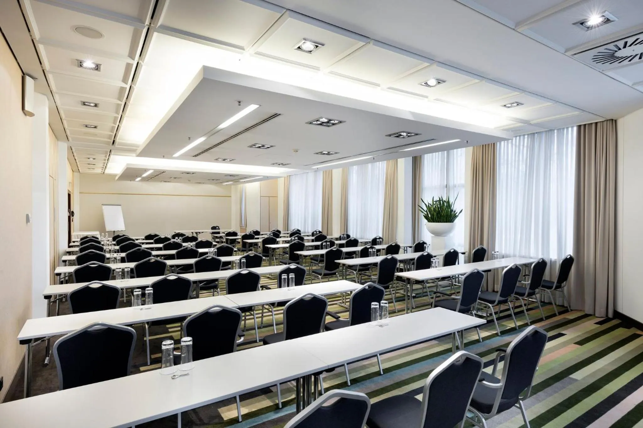 Meeting/conference room in Crowne Plaza Düsseldorf - Neuss by IHG
