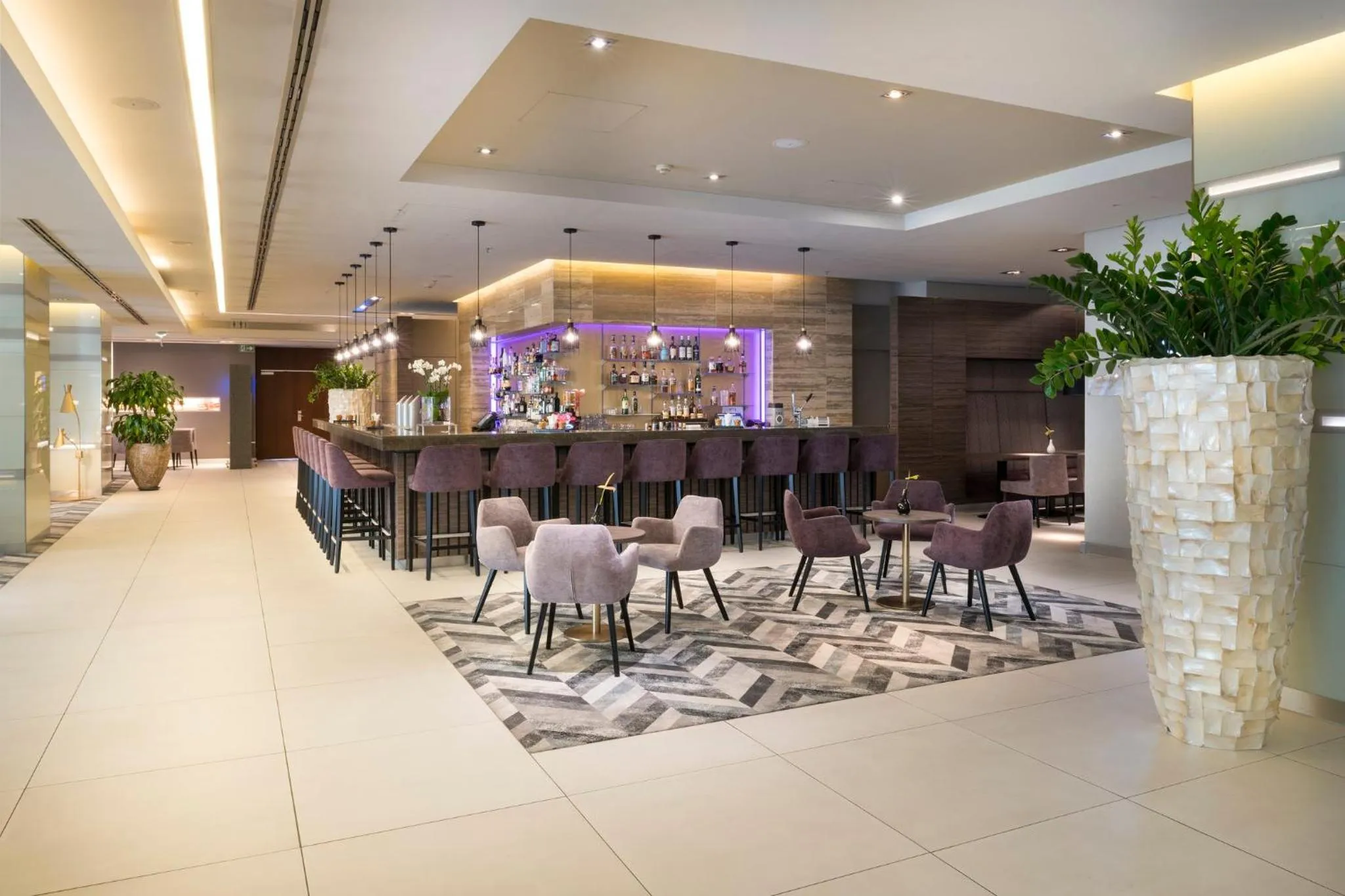 Restaurant/places to eat in Crowne Plaza Düsseldorf - Neuss by IHG