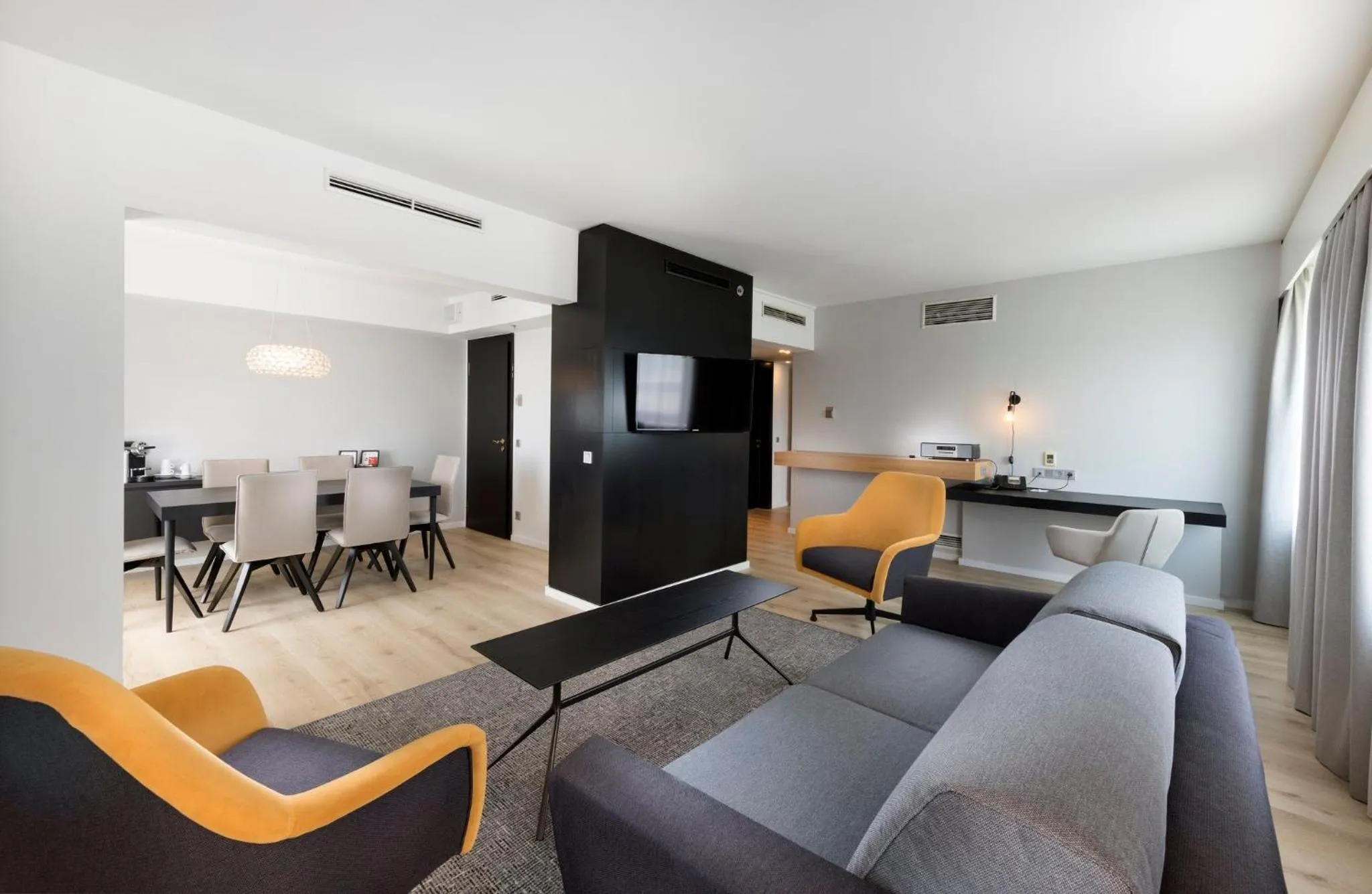 Bedroom in Crowne Plaza Düsseldorf - Neuss by IHG