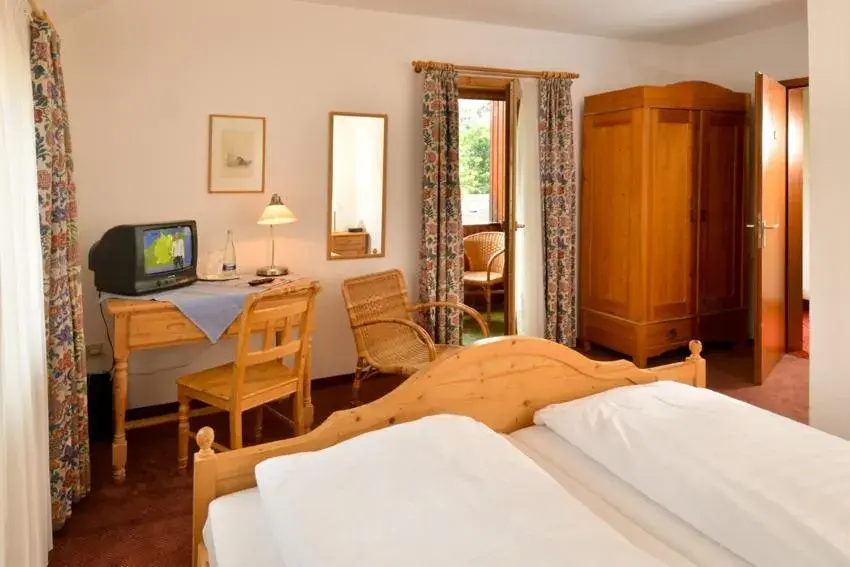 Double Room - single occupancy in Gasthof Adler Double Room - single occupancy in Gasthof Adler