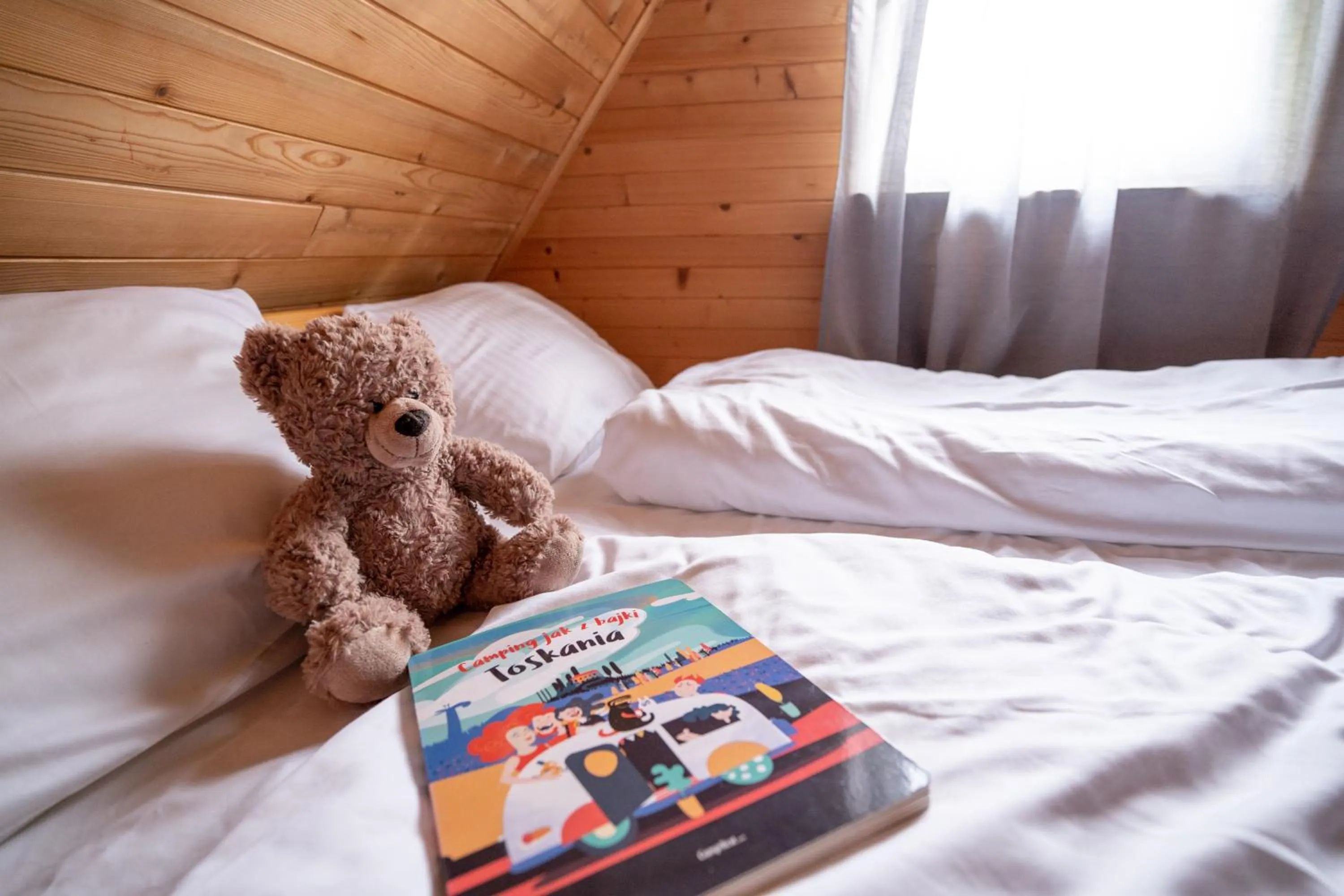 Bed in Pod Cyprysami - surf & family resort