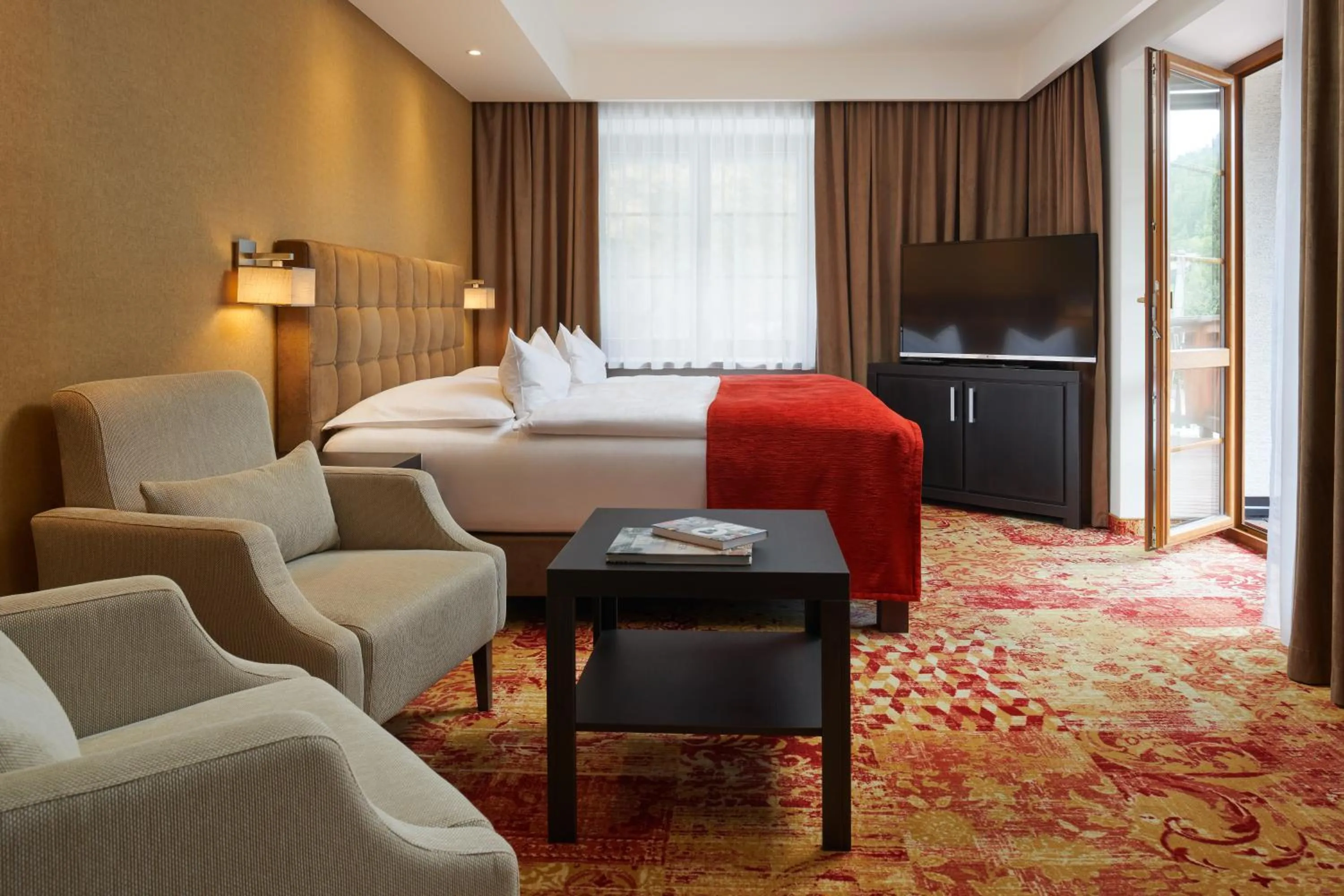 Photo of the whole room, Bed in Hotel Singer