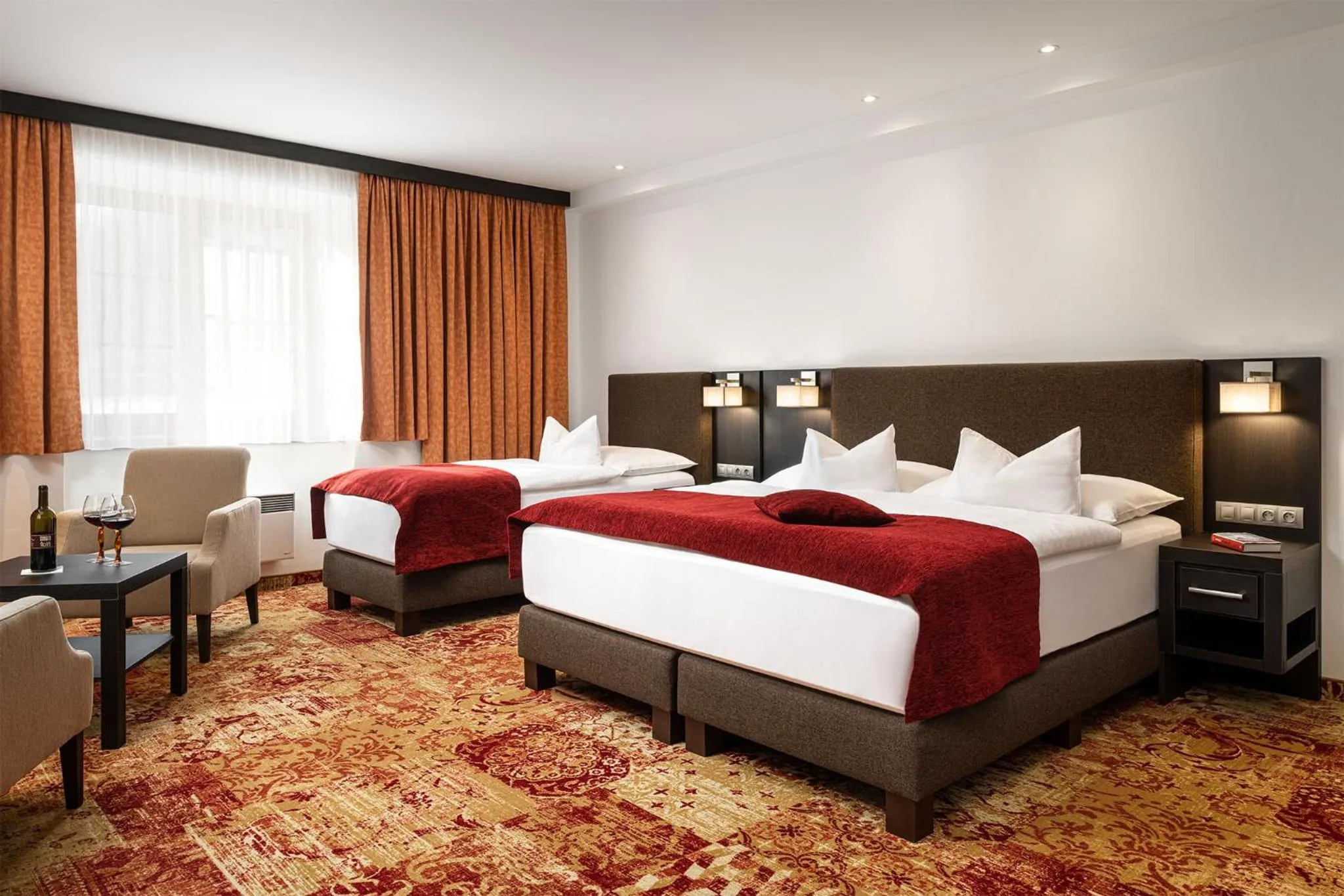 Photo of the whole room, Bed in Hotel Singer