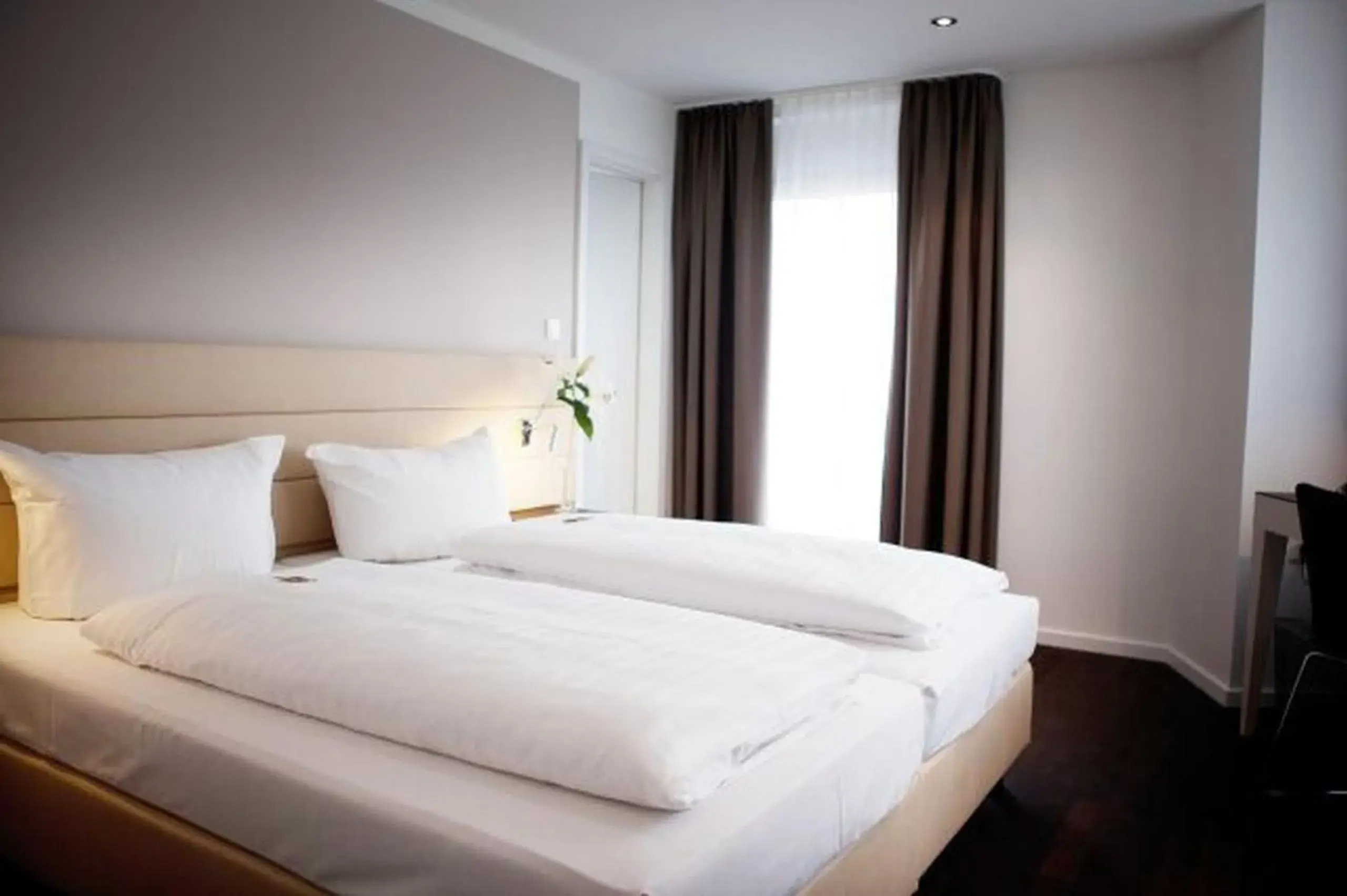 Double Room in Manhattan Hotel Double Room in Manhattan Hotel