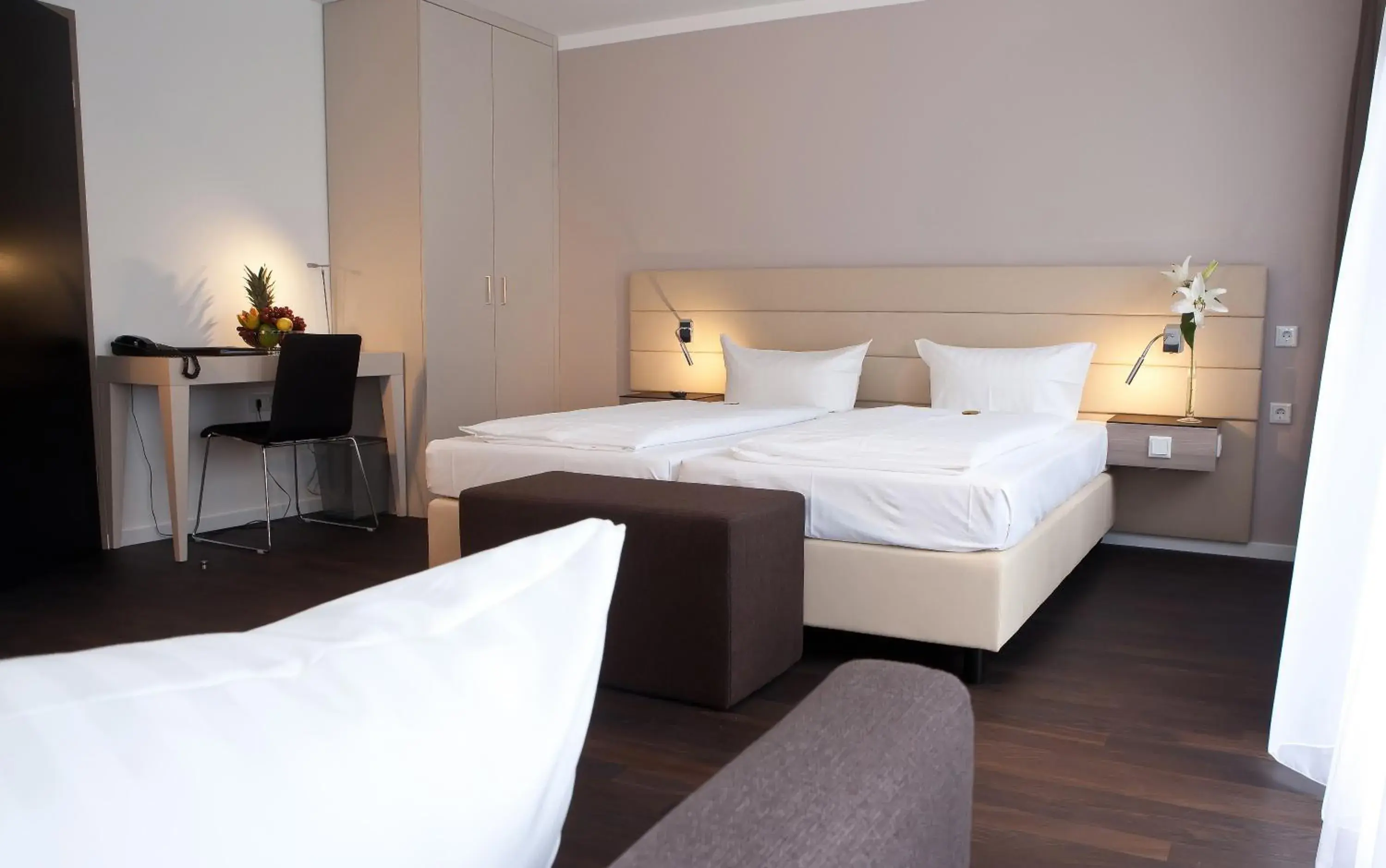 Triple Room in Manhattan Hotel Triple Room in Manhattan Hotel