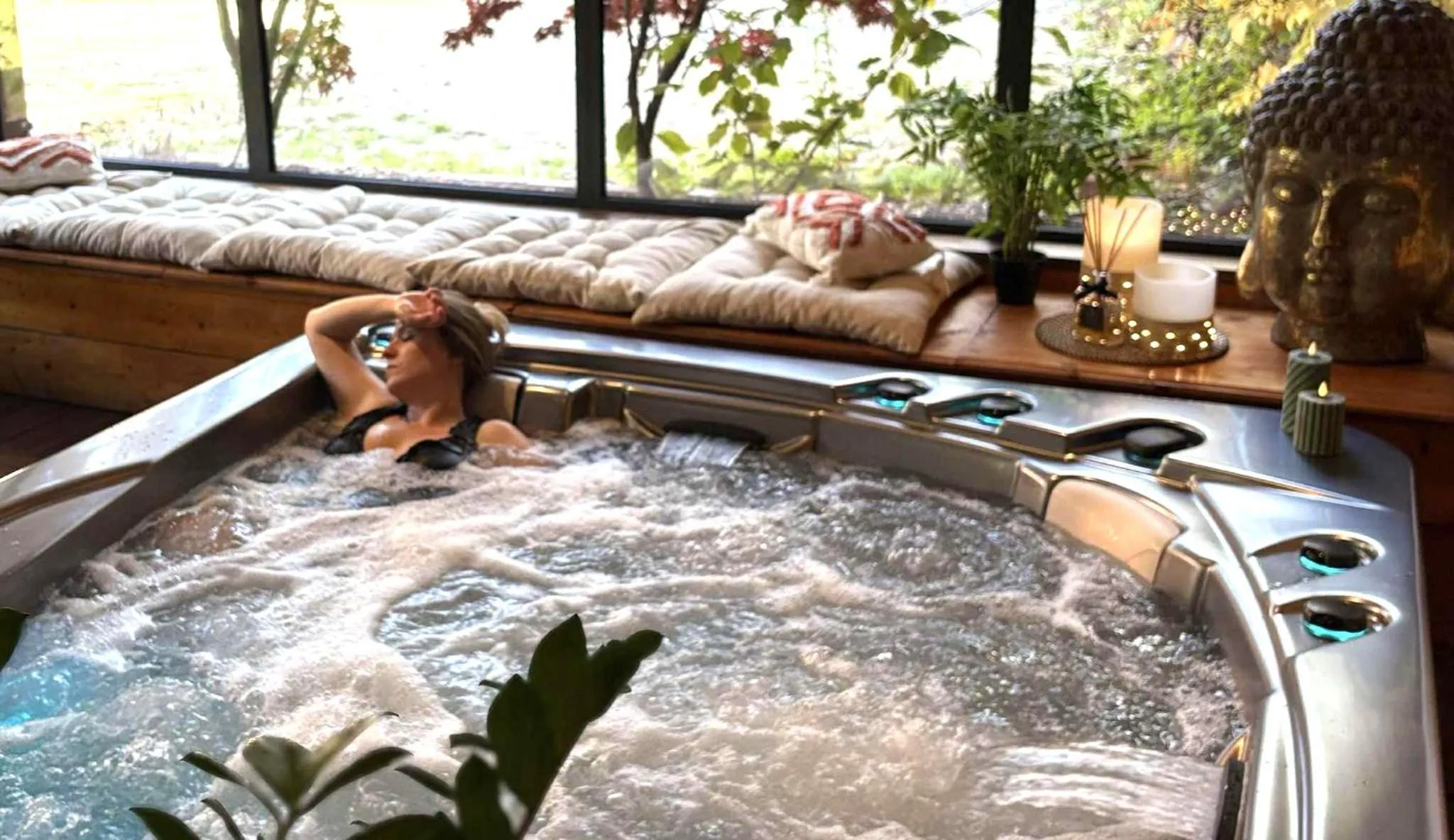 Hot Tub in Hôtel Au Coq Dort Spa