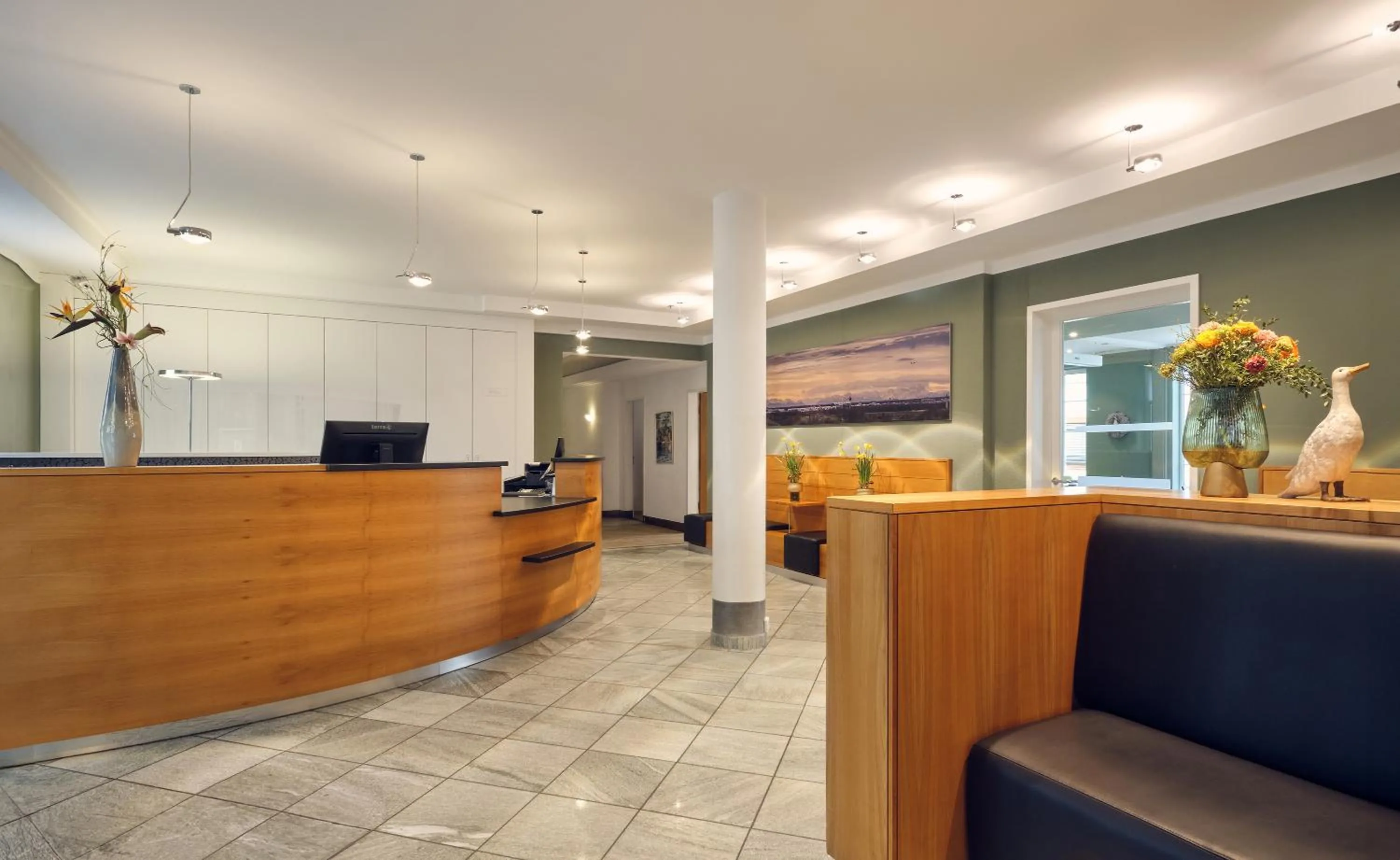 Lobby or reception in AKZENT Hotel Aufkirchen