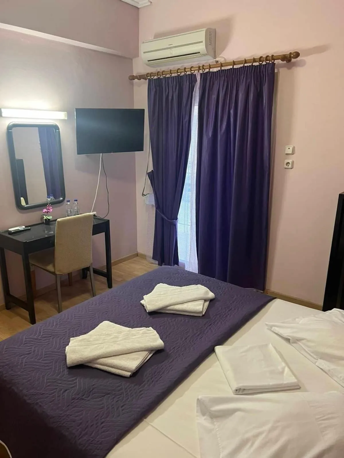 Bedroom, Bed in Hotel Korinthos