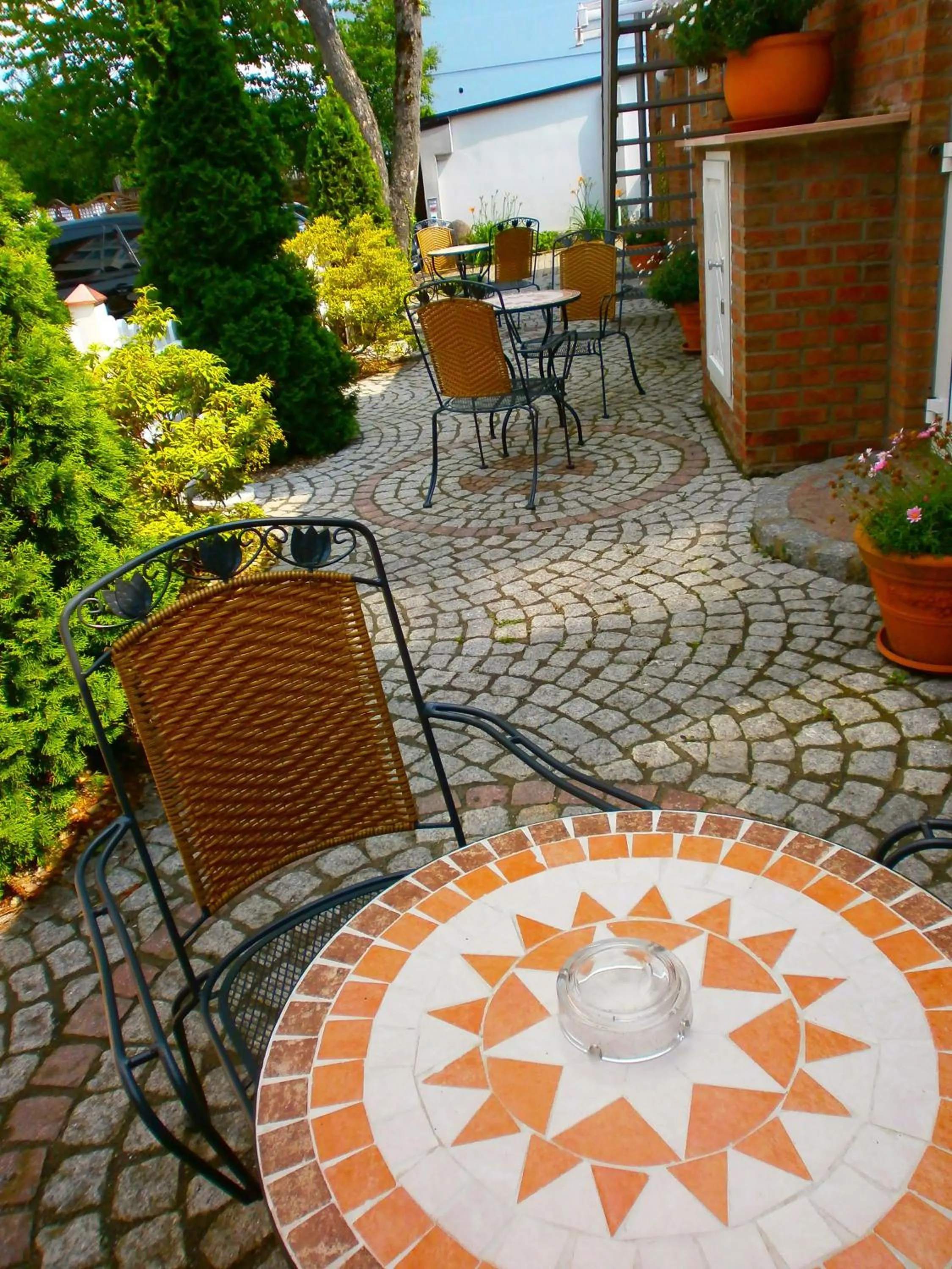 Facade/entrance in Hotel Am Braunen Hirsch