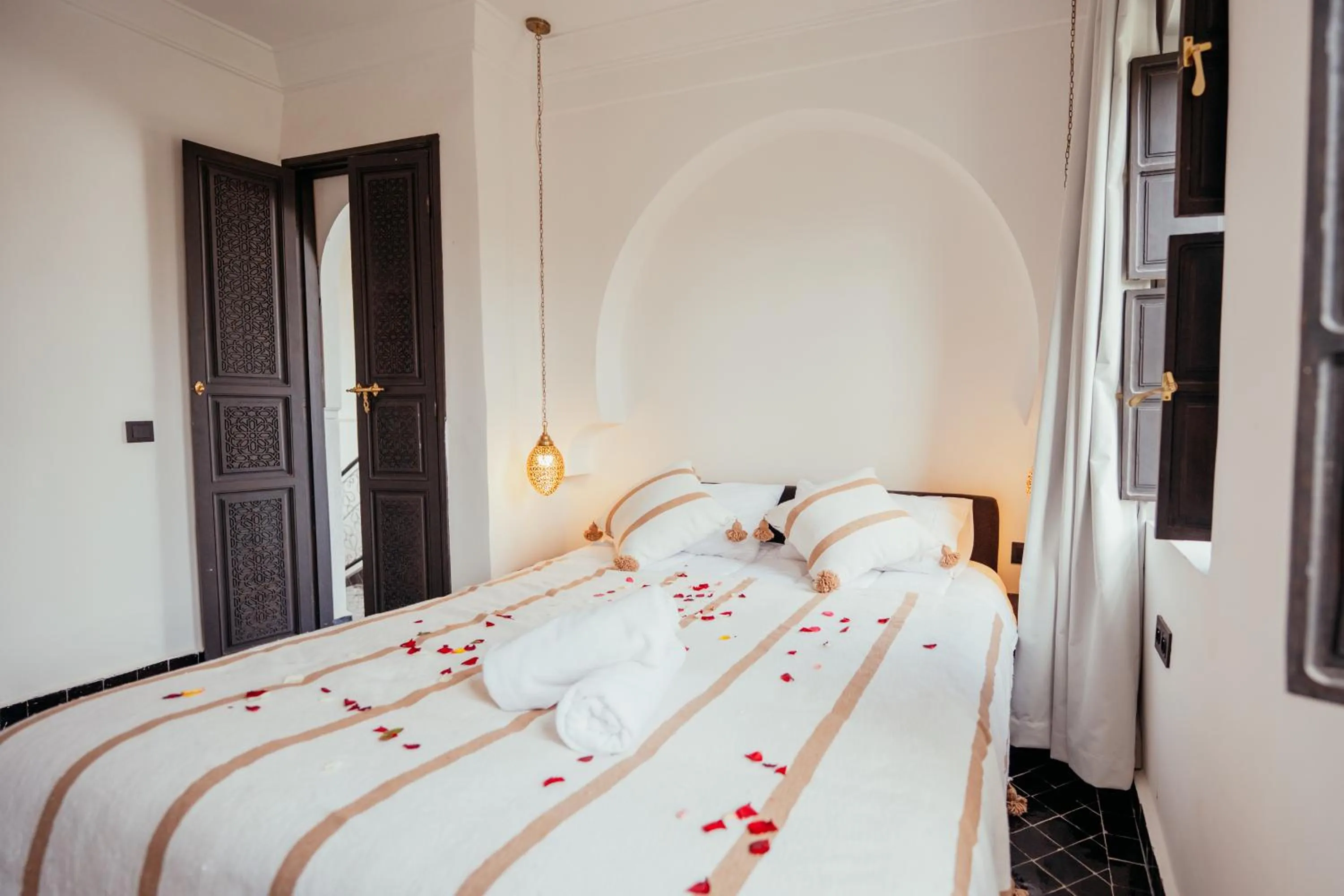 Bed in Riad Agdal Royal & Spa