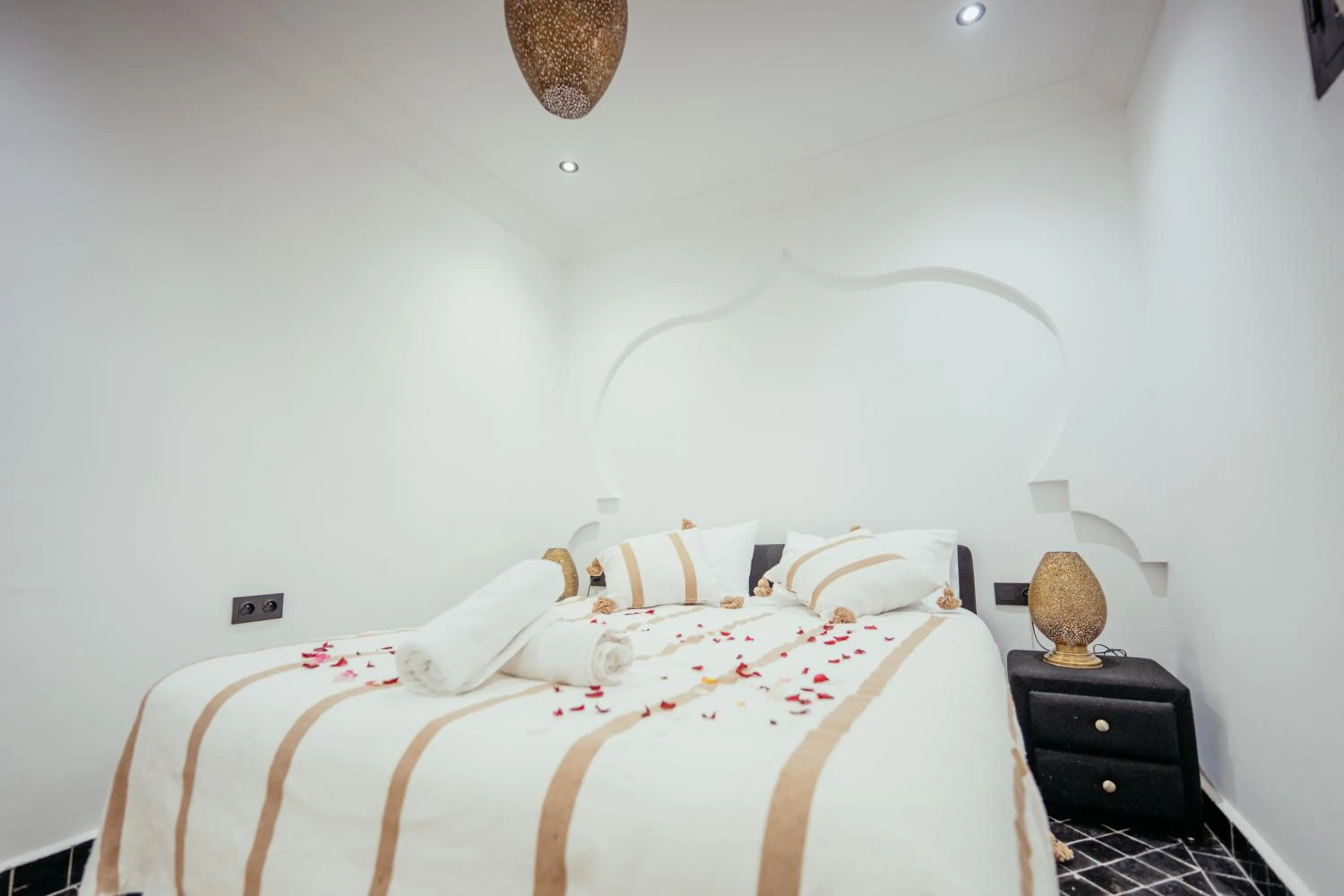 Bed in Riad Agdal Royal & Spa