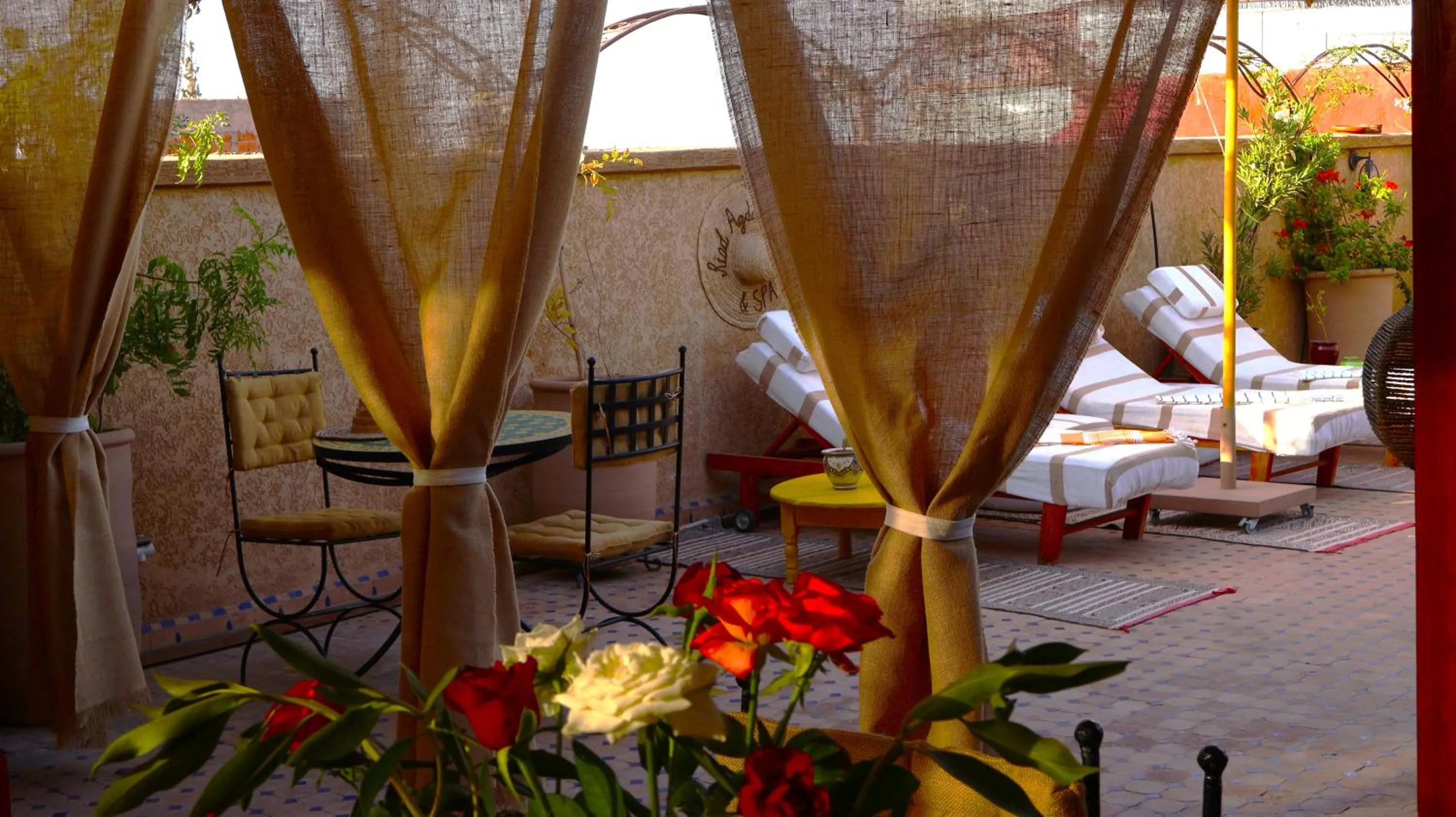 Patio, Bed in Riad Agdal Royal & Spa