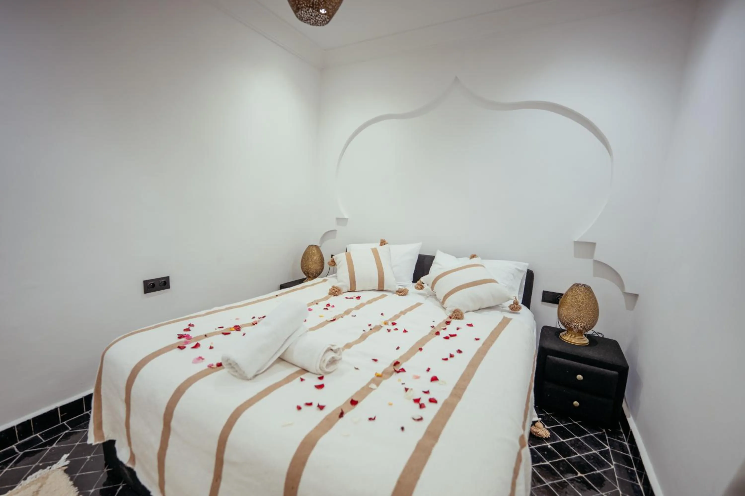 Bed in Riad Agdal Royal & Spa