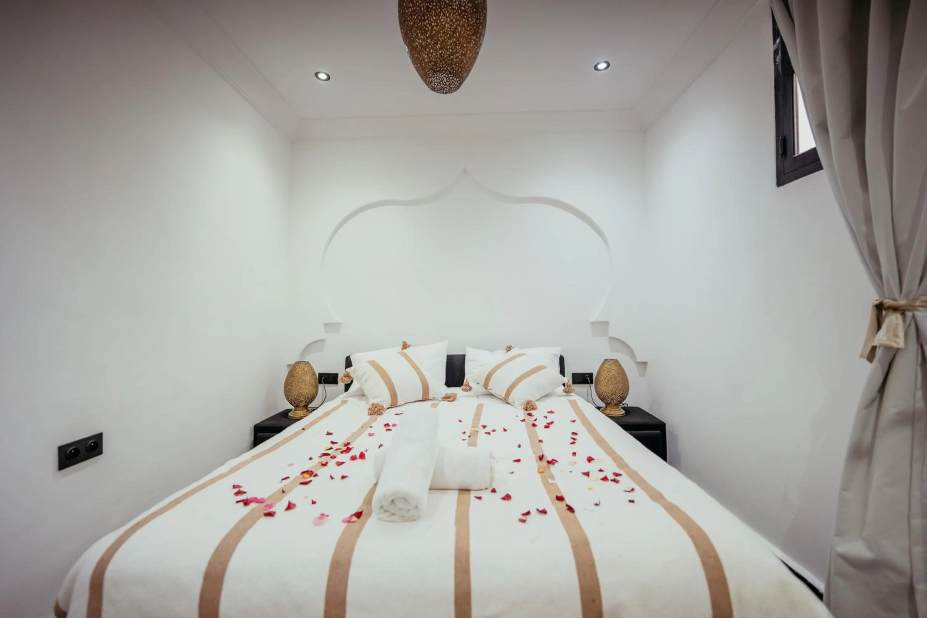 Bed in Riad Agdal Royal & Spa