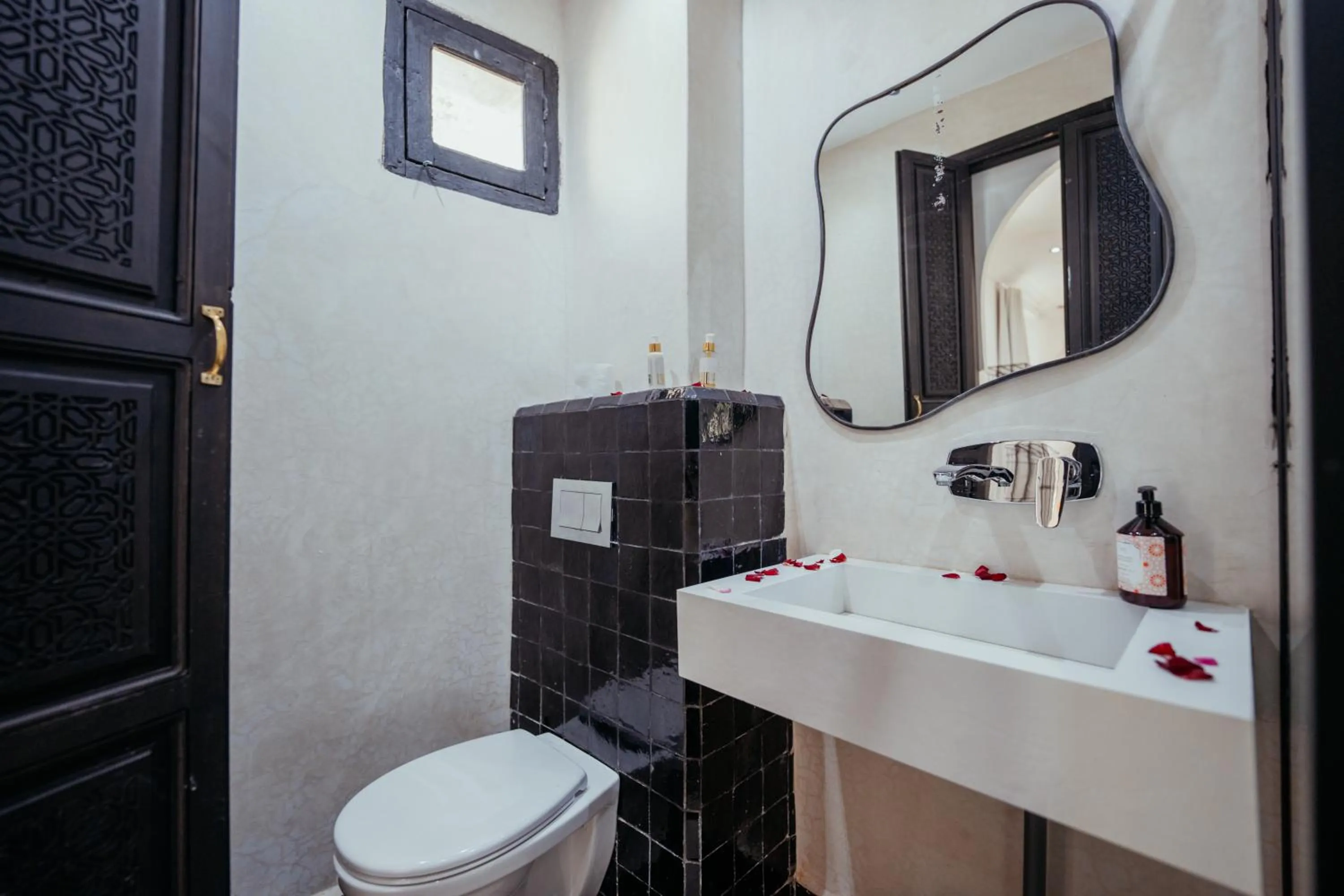 Bathroom in Riad Agdal Royal & Spa