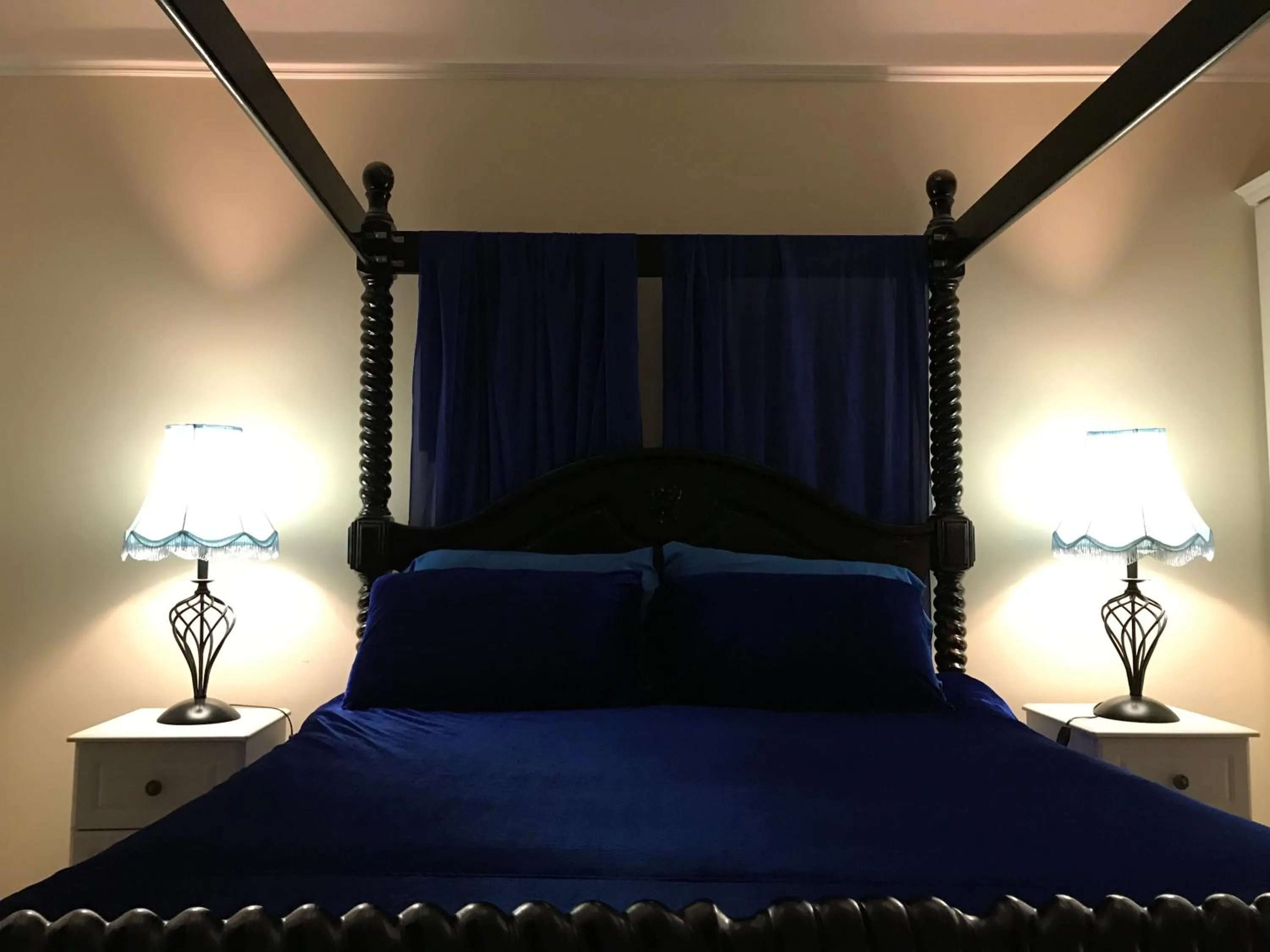 Bed in Inch Schoolhouse - Event Residence