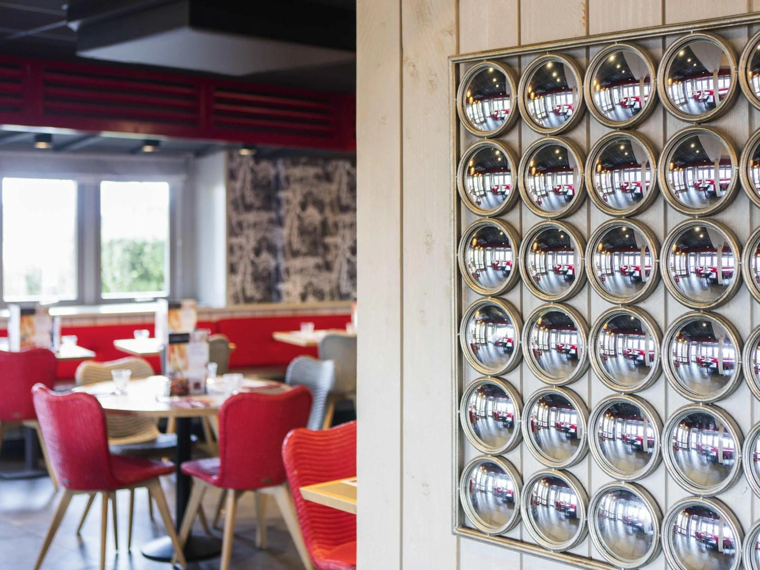 Restaurant/places to eat in ibis Reims Tinqueux