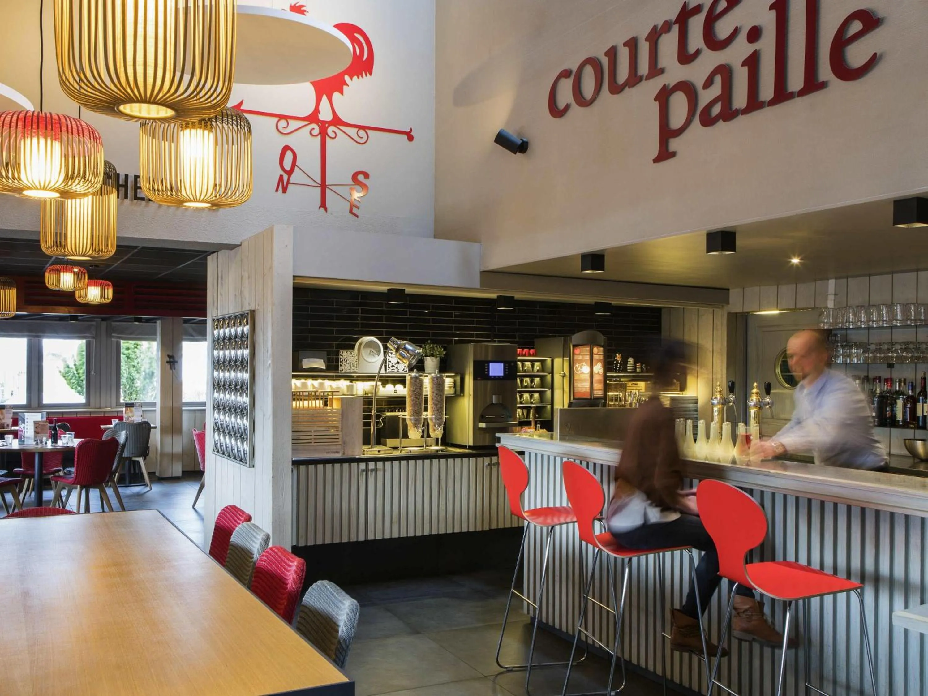 Lounge or bar in ibis Reims Tinqueux