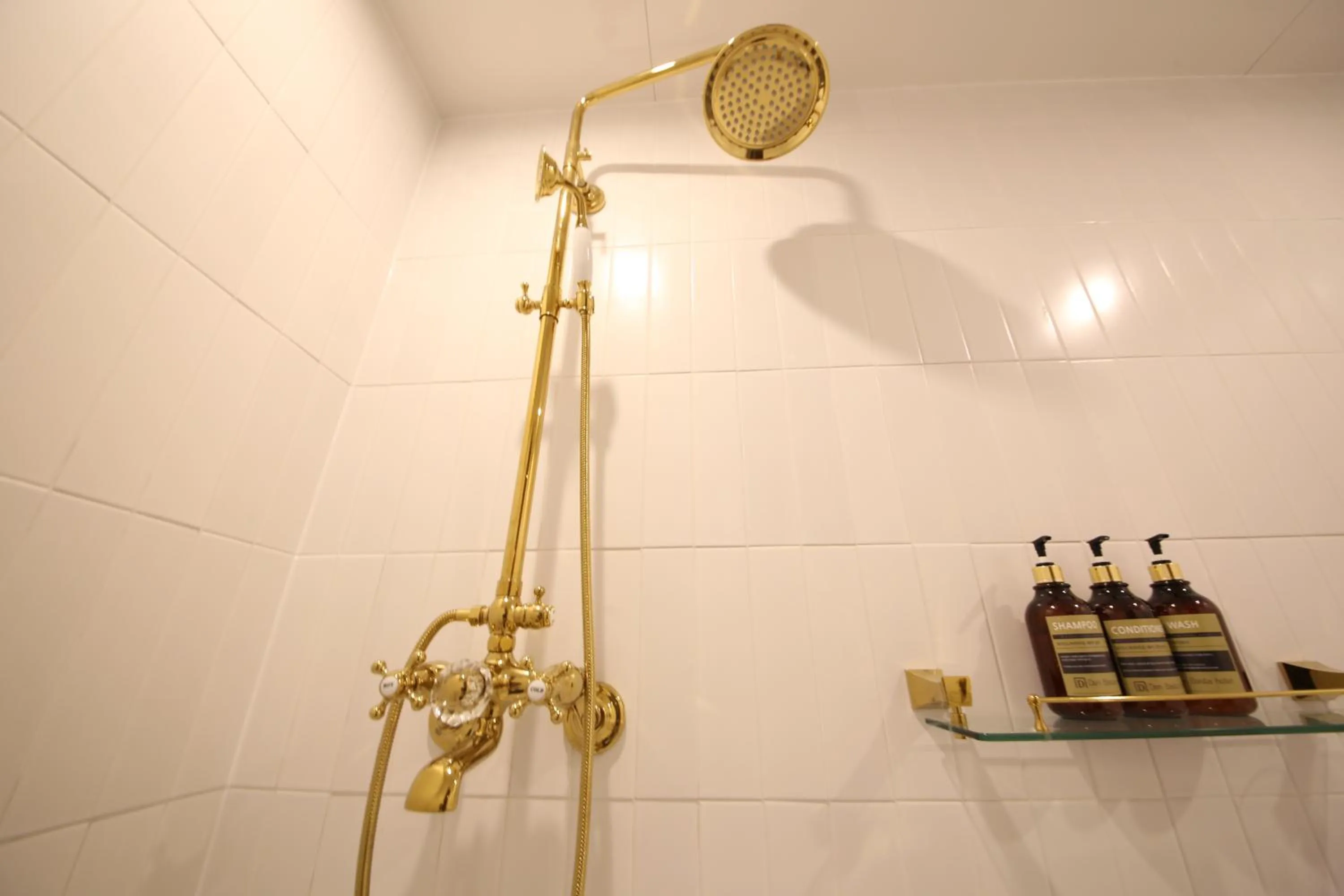 Bathroom in Den Basta Hotel